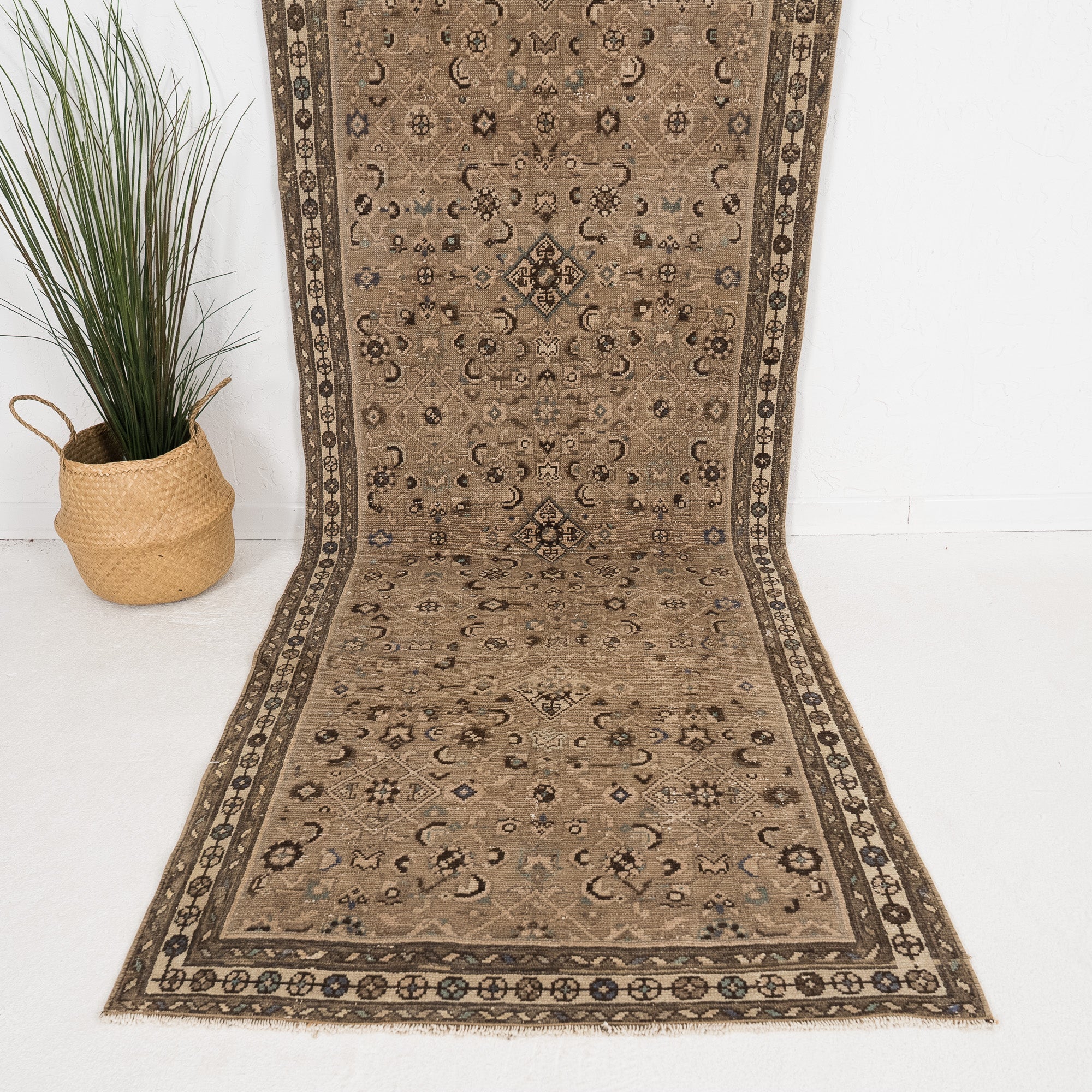Vyrisae - Vintage Persian Runner Rug