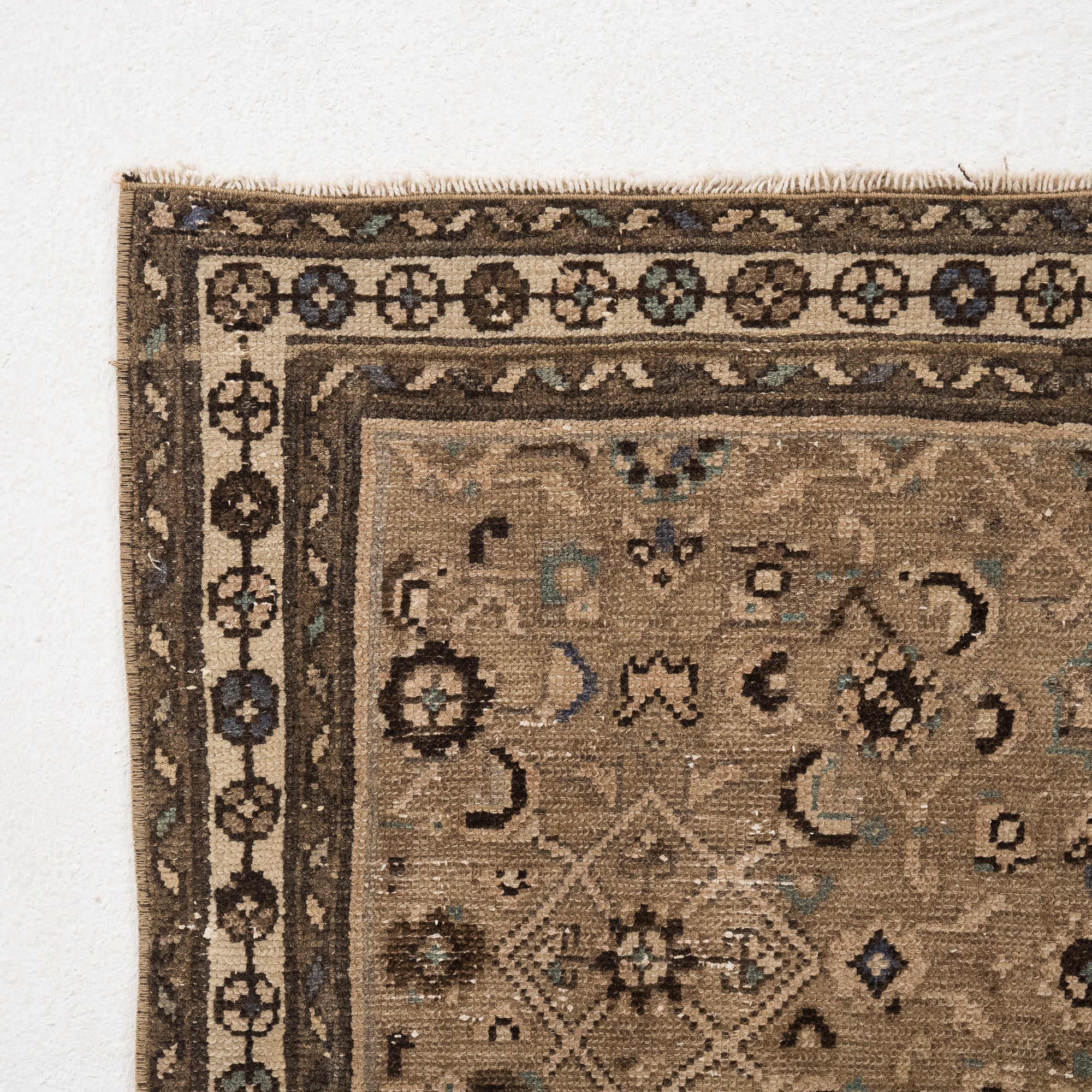 Vyrisae - Vintage Persian Runner Rug