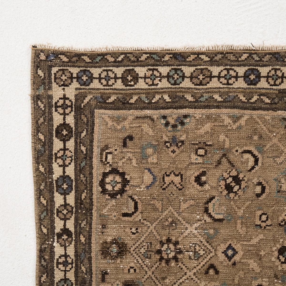 Vyrisae - Vintage Persian Runner Rug