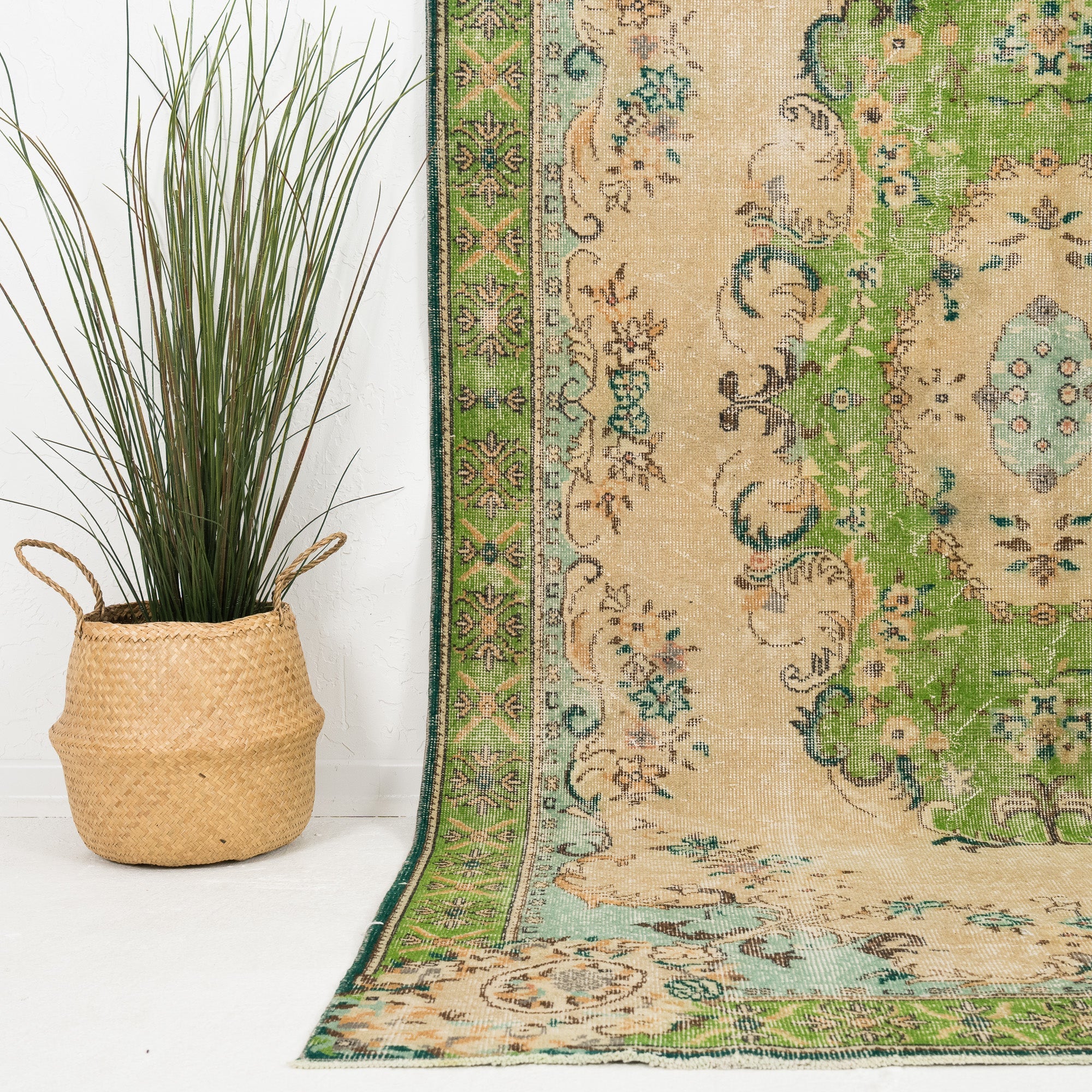 Veliora - Vintage Turkish Area Rug