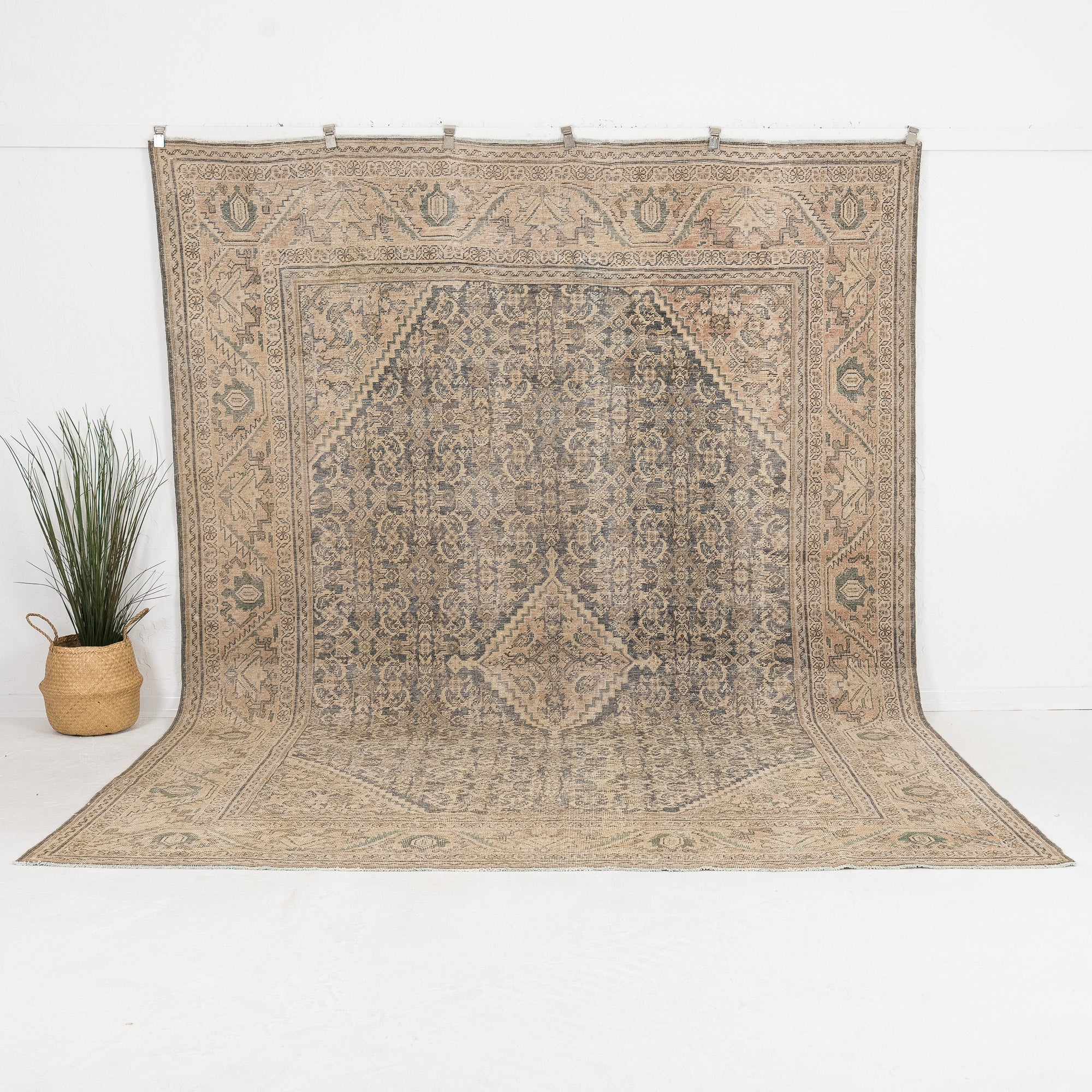 Maevind - Vintage Persian Area Rug