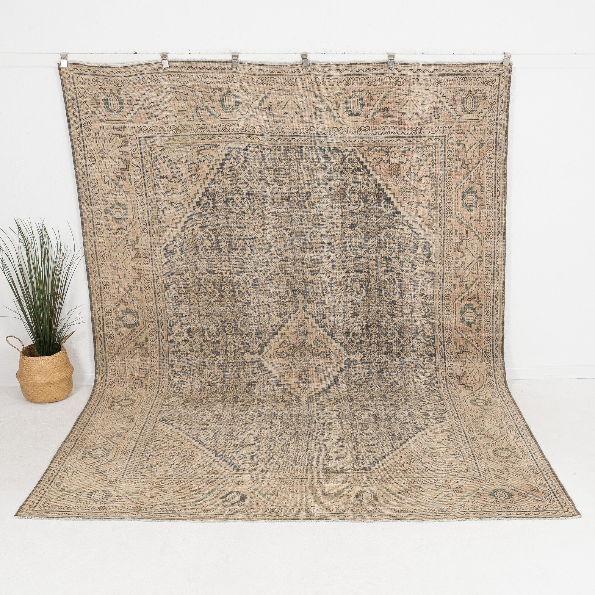 Maevind - Vintage Persian Area Rug
