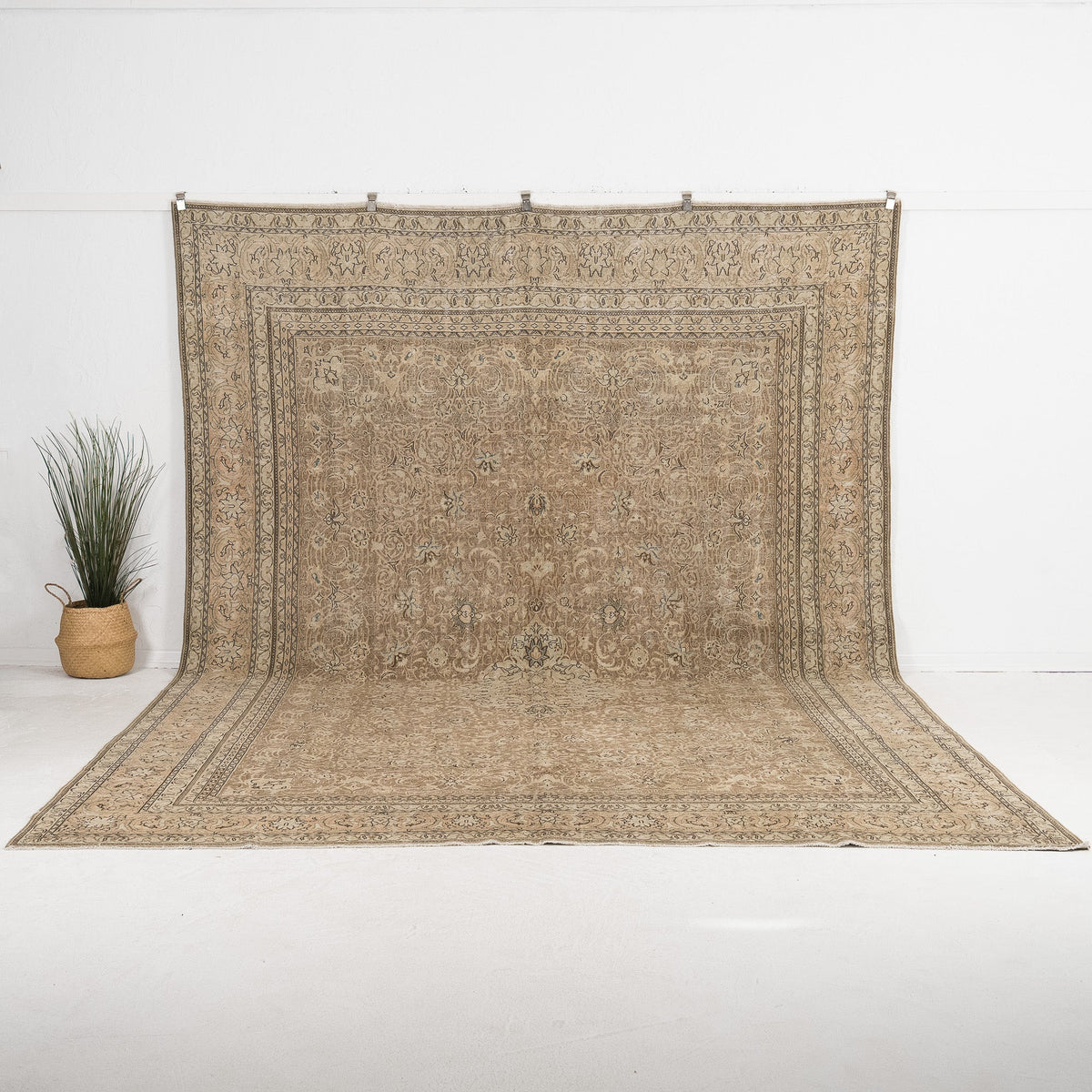 Velindraeza - Vintage Persian Area Rug