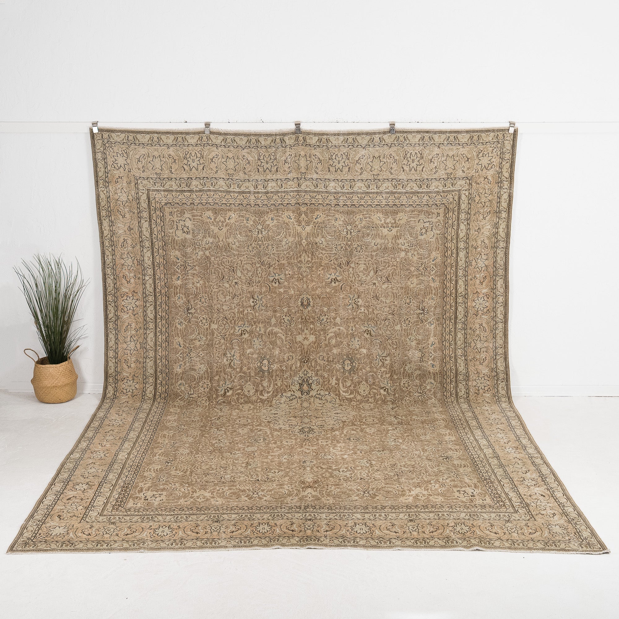 Velindraeza - Vintage Persian Area Rug