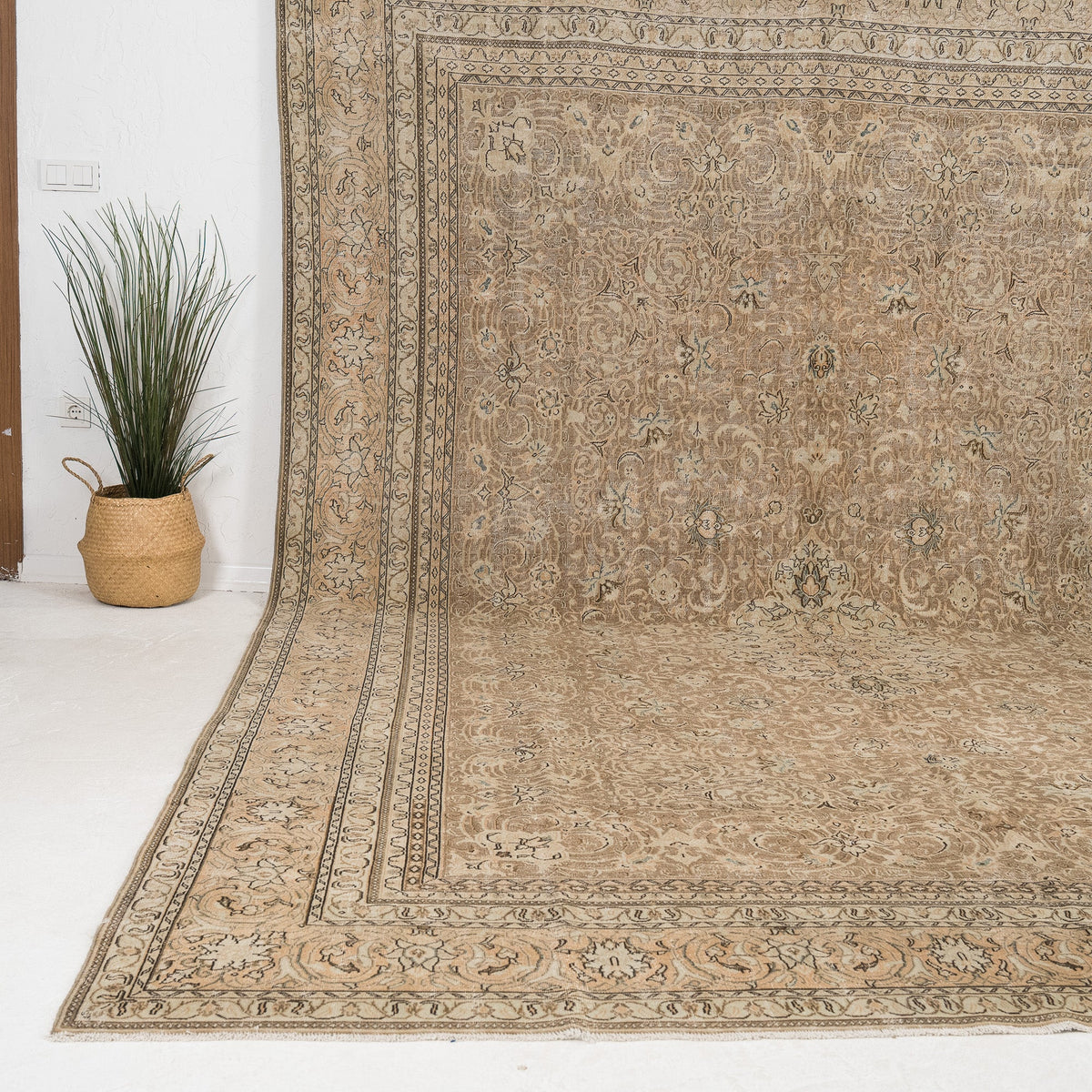 Velindraeza - Vintage Persian Area Rug