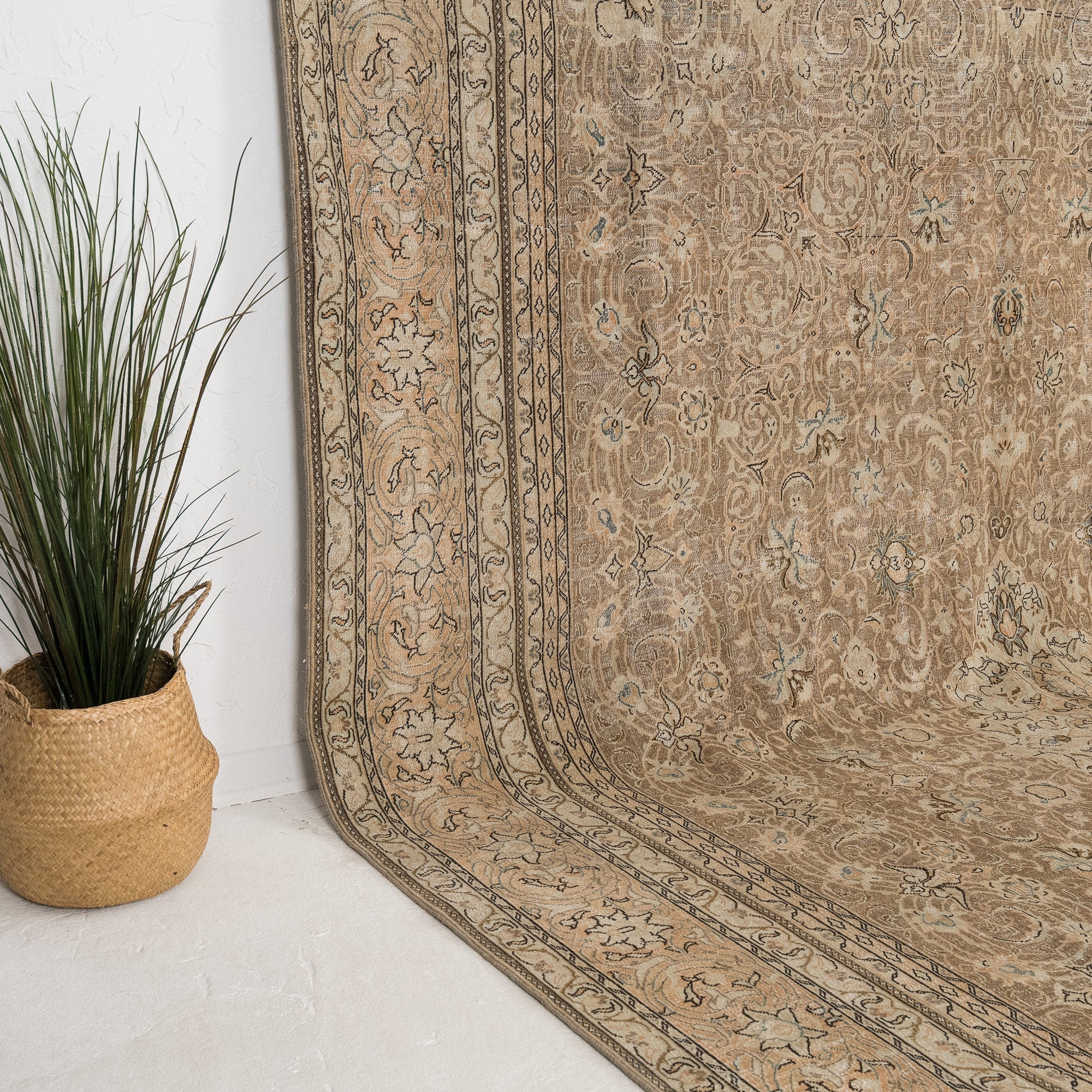 Velindraeza - Vintage Persian Area Rug