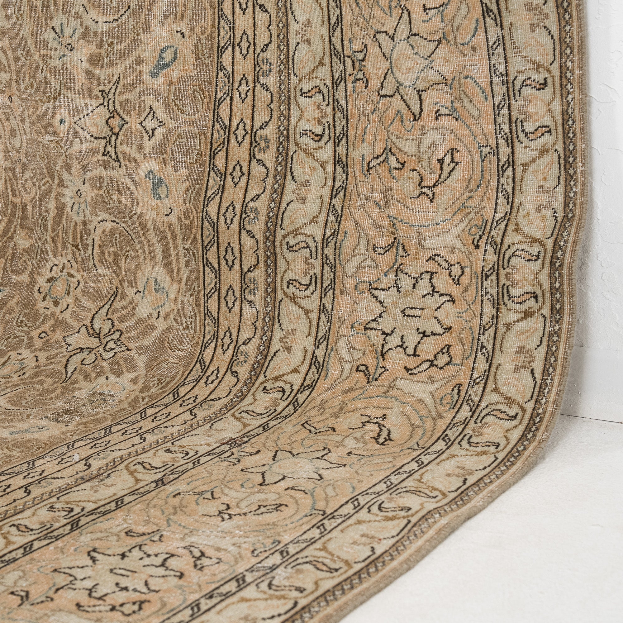 Velindraeza - Vintage Persian Area Rug