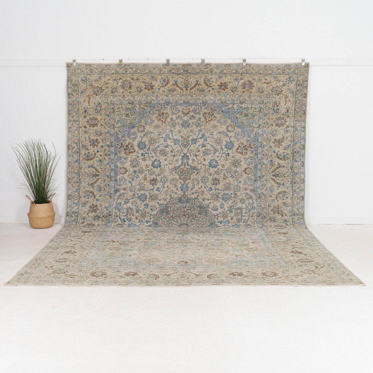 Belanella - Vintage Persian Area Rug