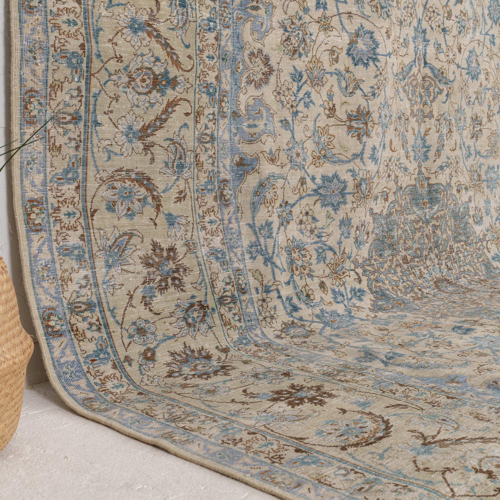 Belanella - Vintage Persian Area Rug