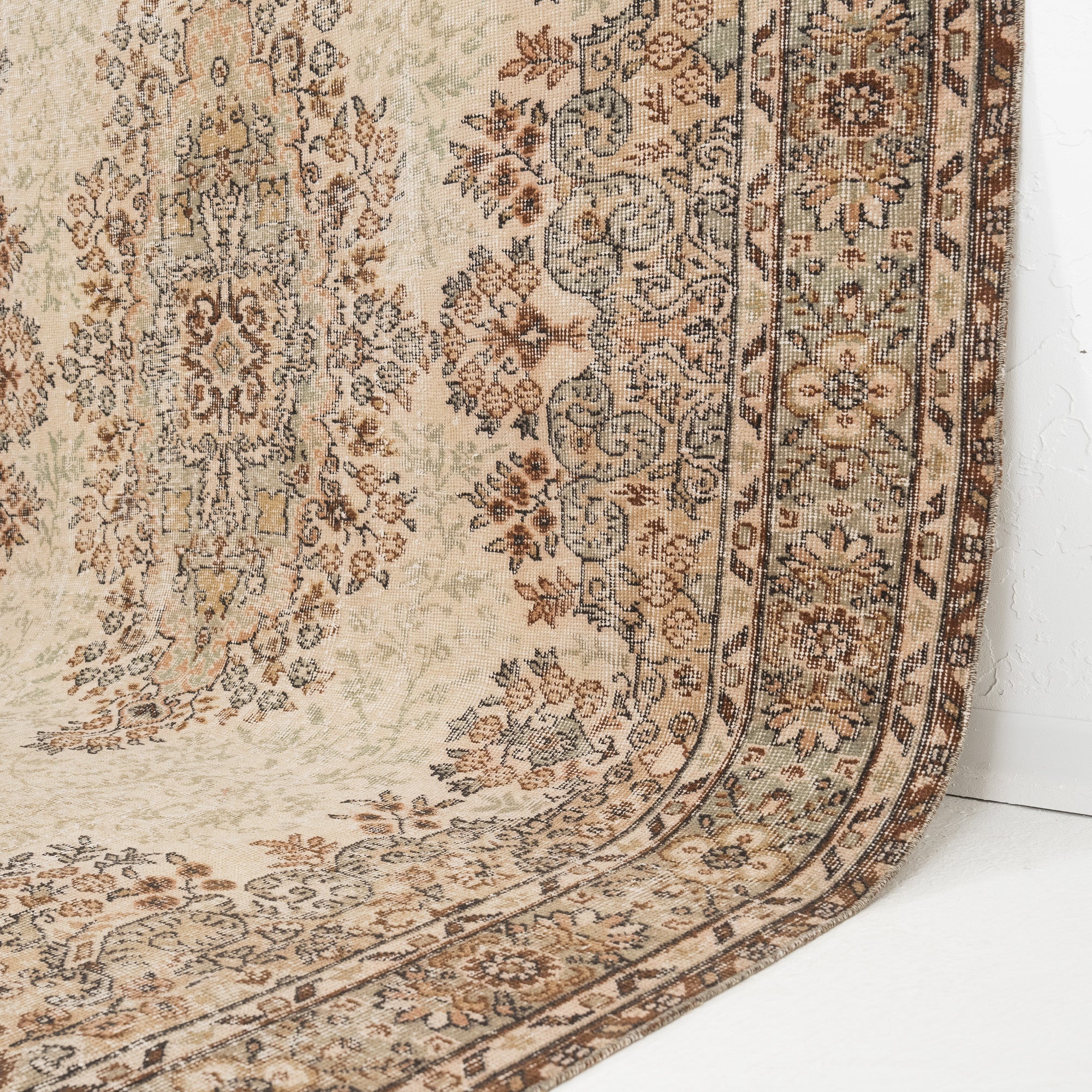 Lysendrae - Vintage Turkish Area Rug