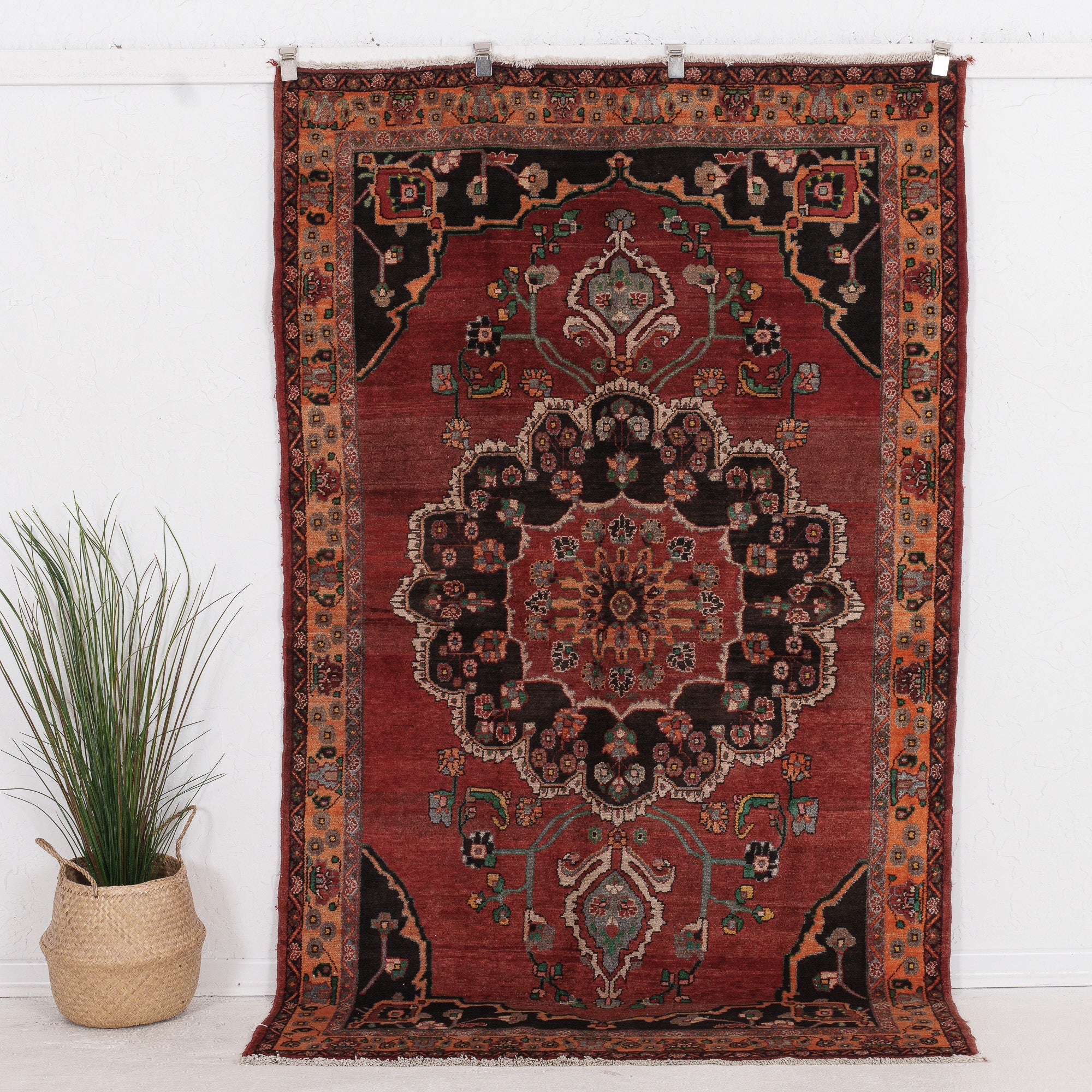 Laerisaria - Vintage Persian Small Rug