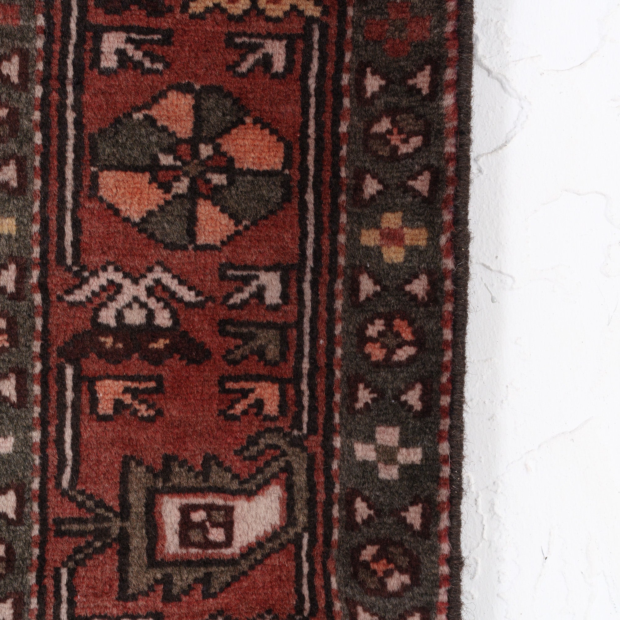 Laerisella - Vintage Persian Small Rug