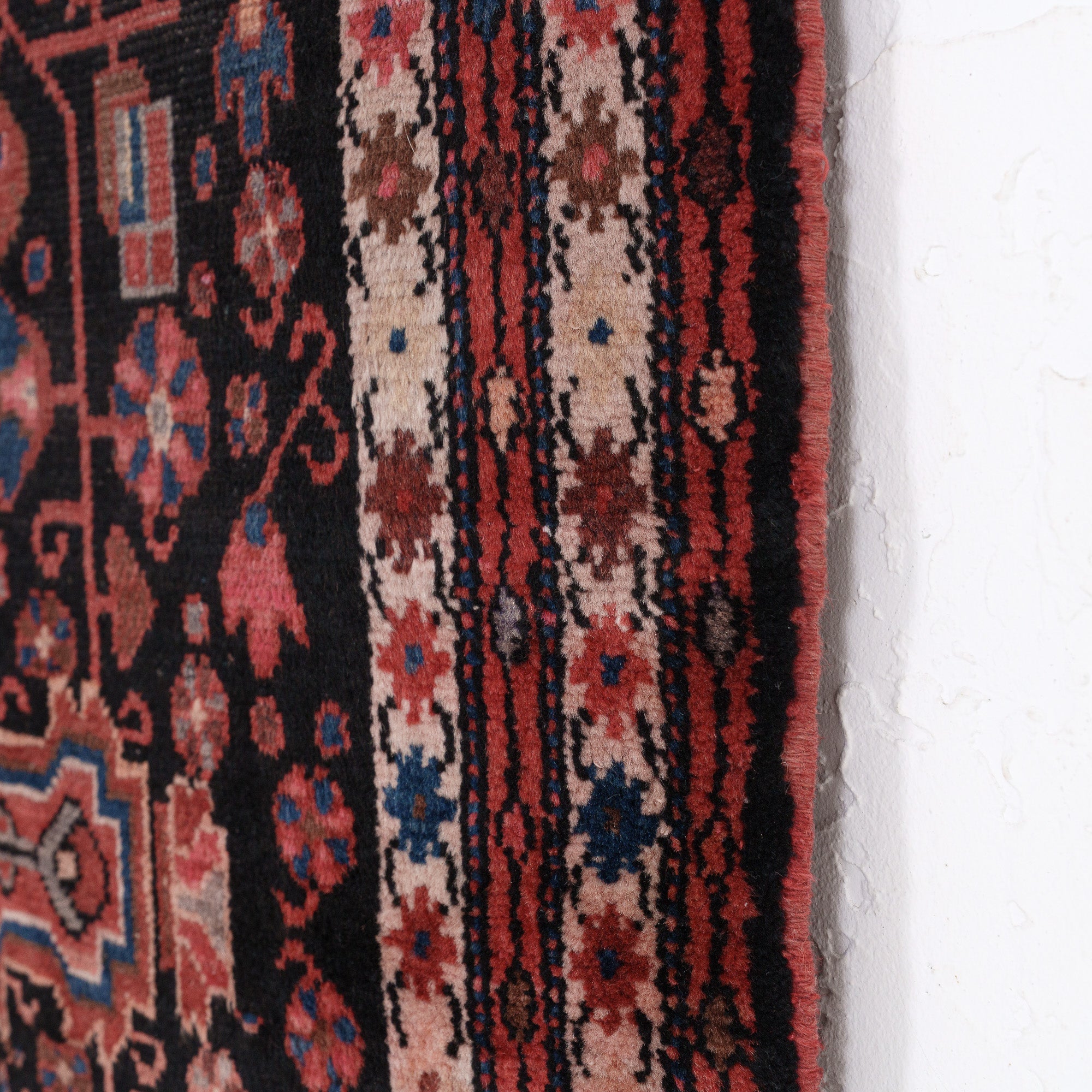 Laerisena - Vintage Persian Small Rug
