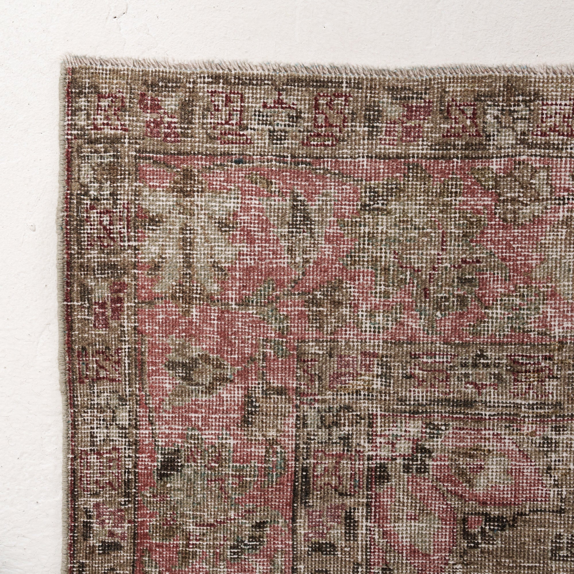 6x10 Beige Persian Rug