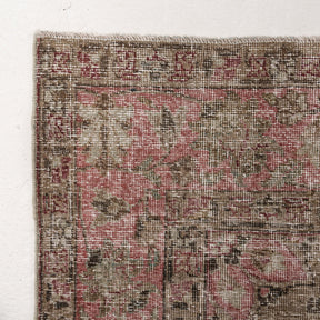 6x10 Beige Persian Rug