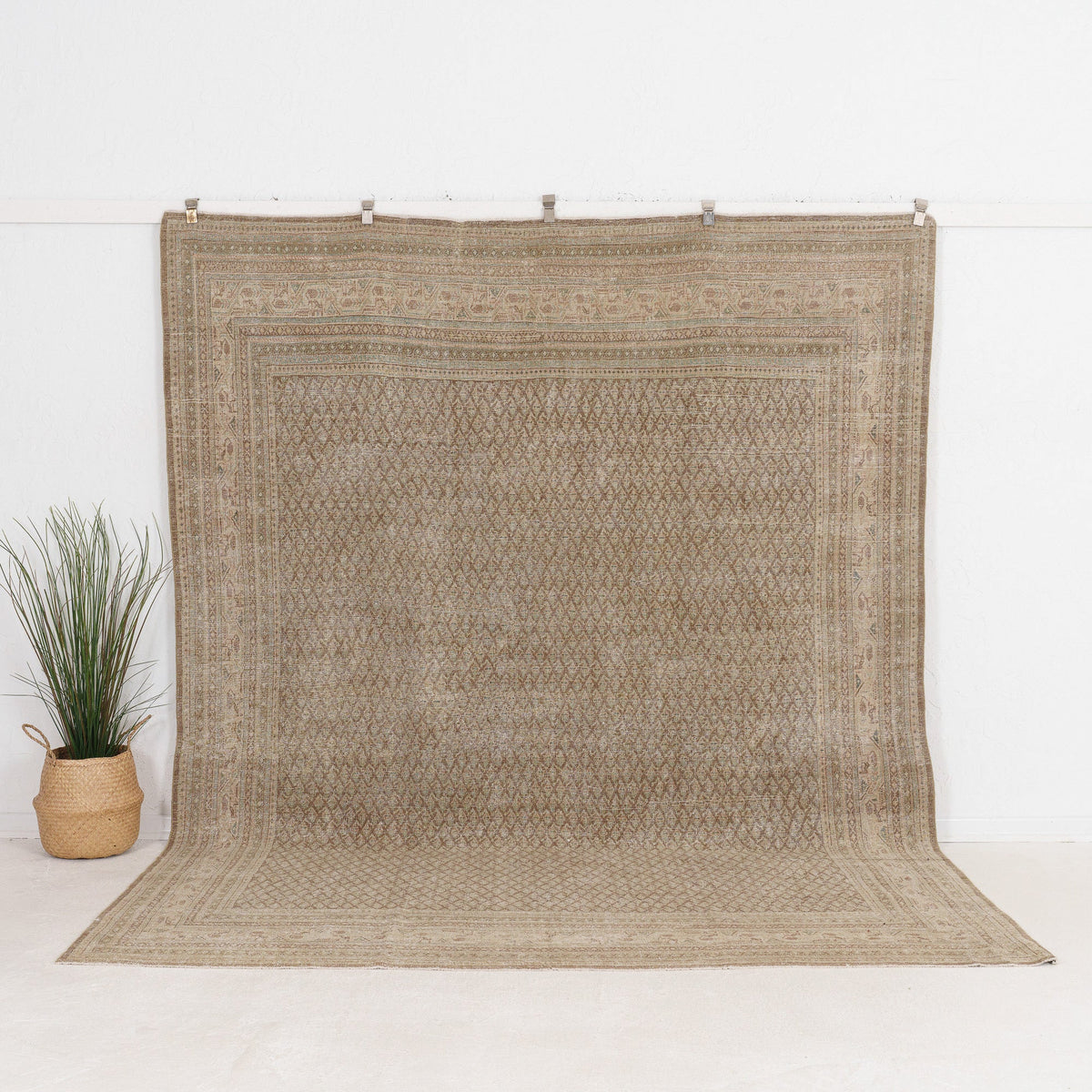 Arelis - Vintage Persian Area Rug