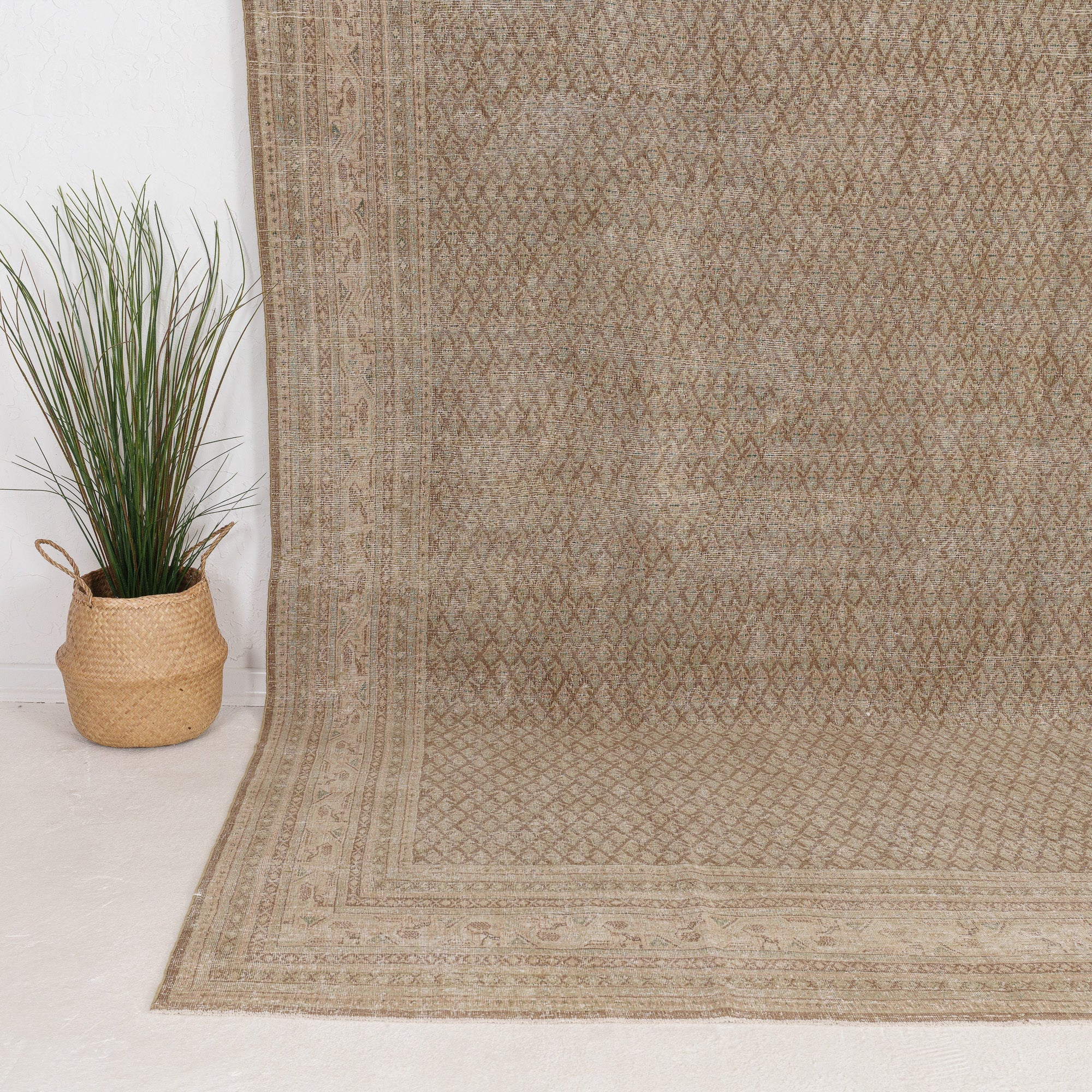 Arelis - Vintage Persian Area Rug