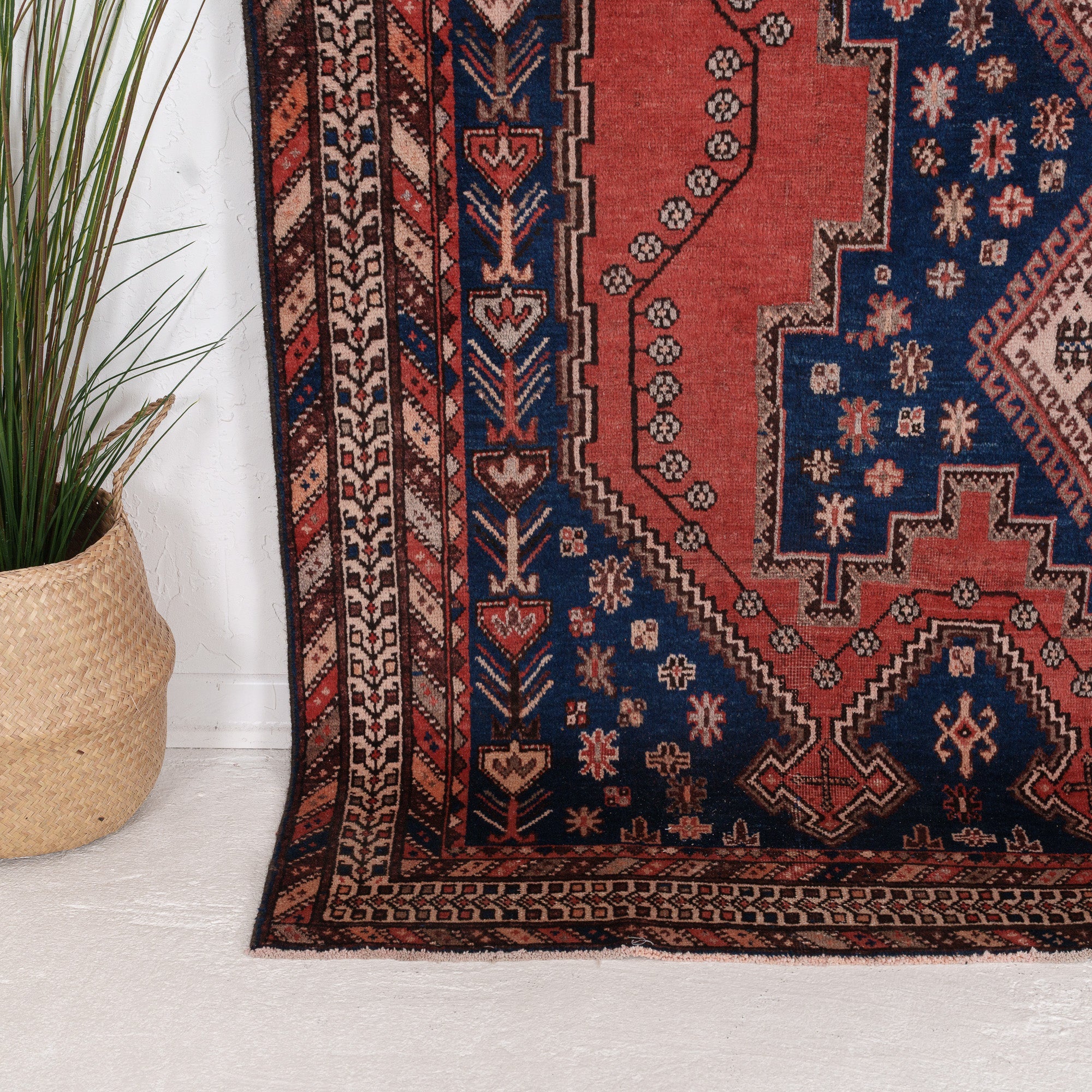 Jaerisara - Vintage Persian Area Rug