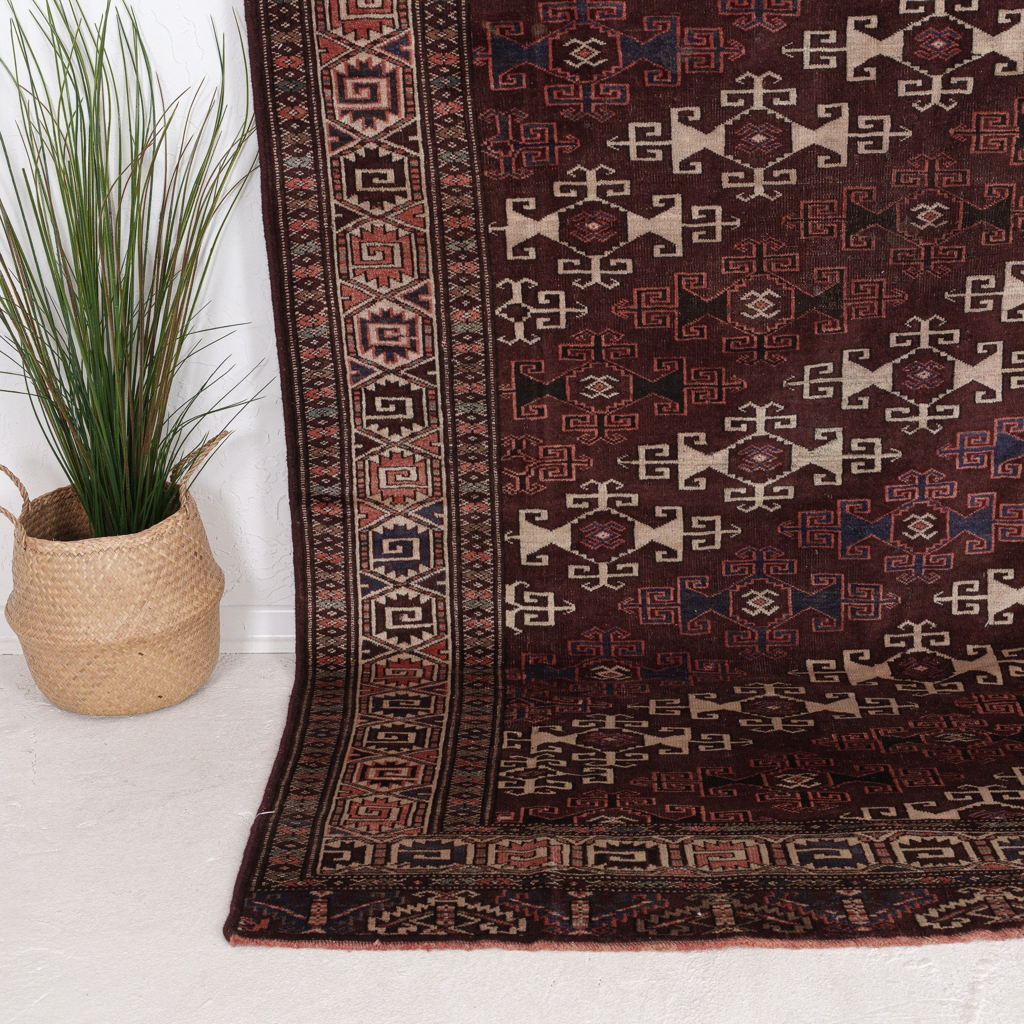 Jaerisess - Vintage Persian Area Rug