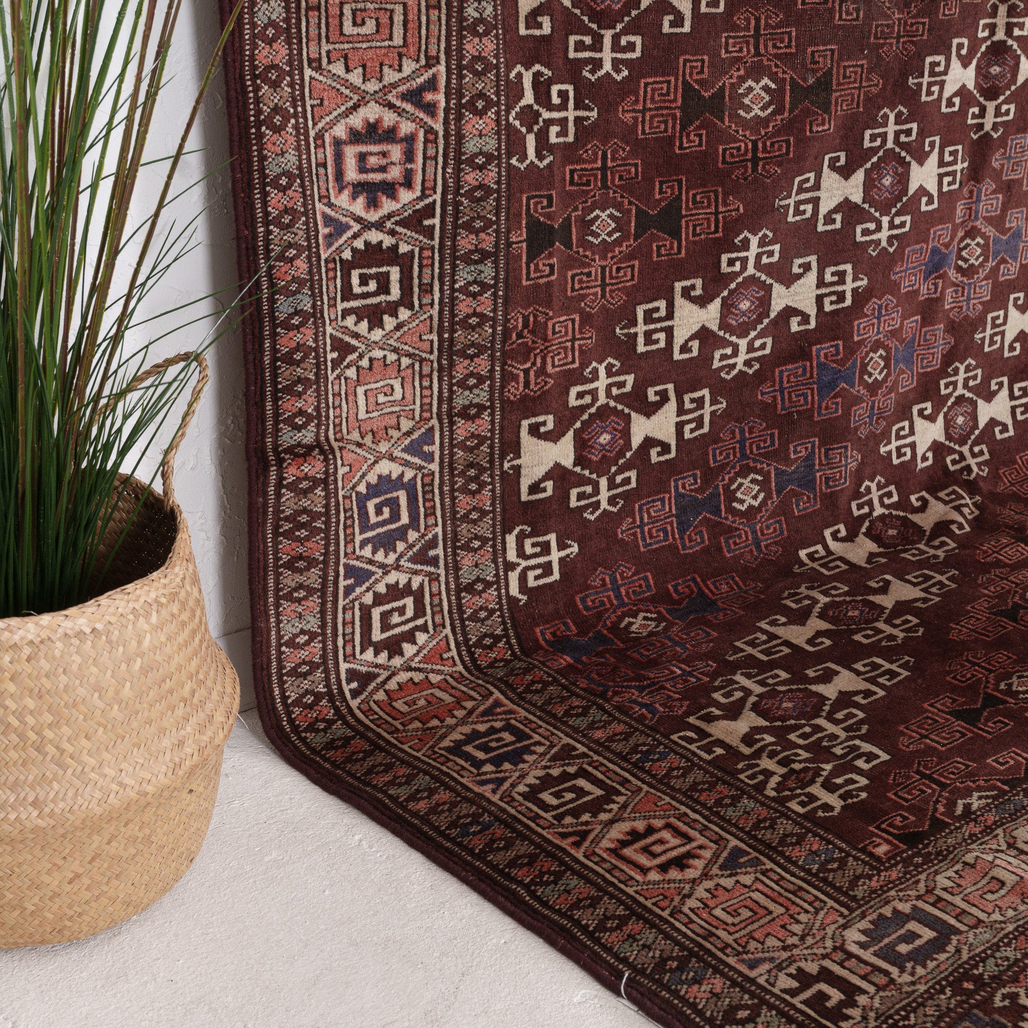 Jaerisess - Vintage Persian Area Rug