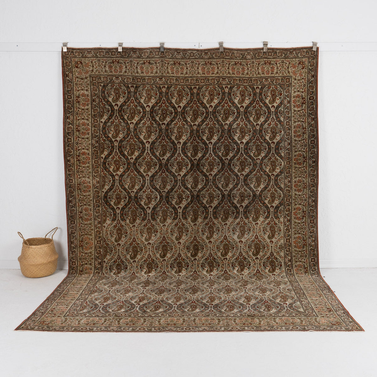 brown vintage 7x10 area rug - perfect for the living room, bedroom, office, dining room, kitchen