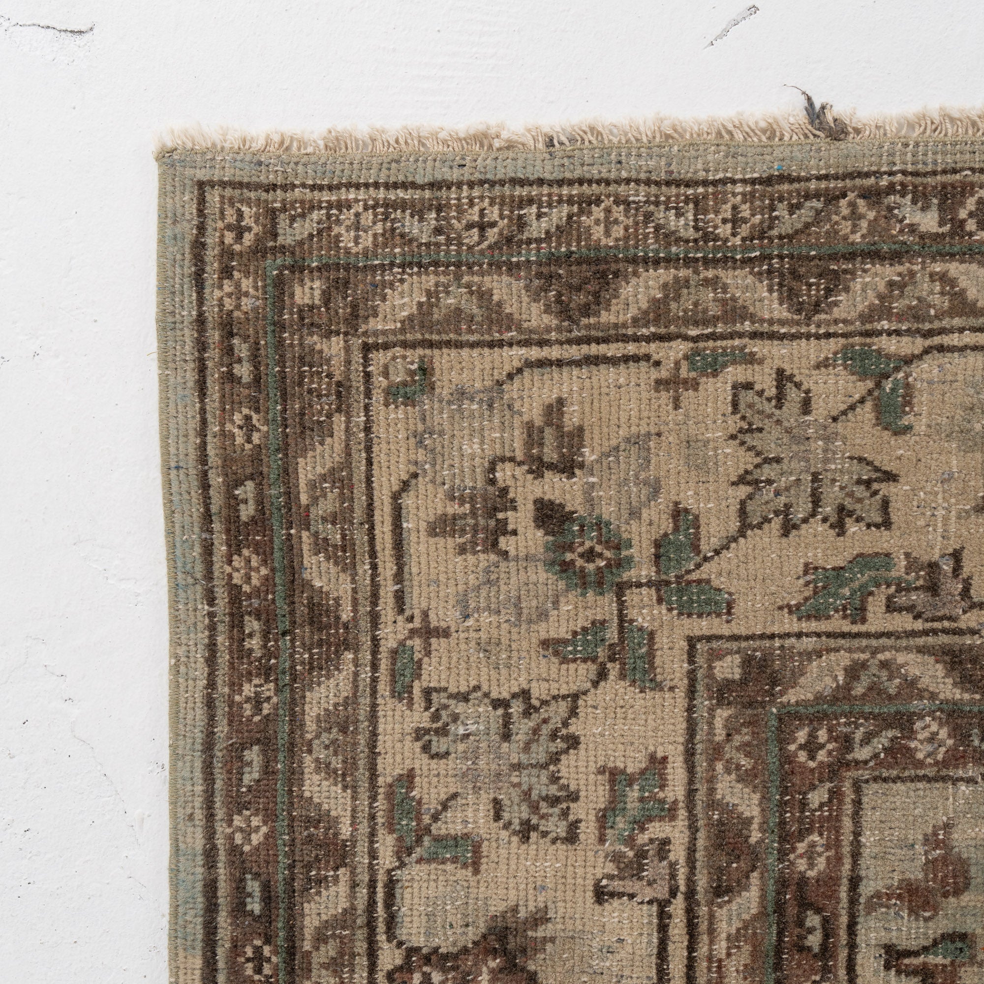 Nirella - Oriental Rug, Timeless & Exquisite