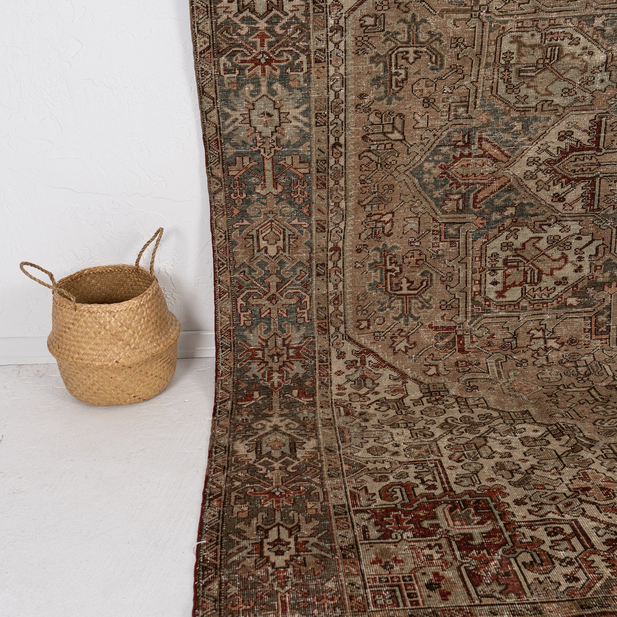Faelith - Living Room Rug, Elegant & Unique
