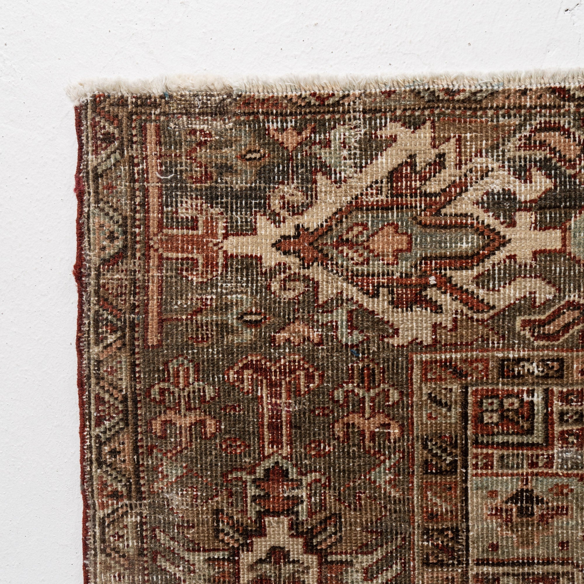 Faelith - Classic Turkish Rug, Vintage Heritage
