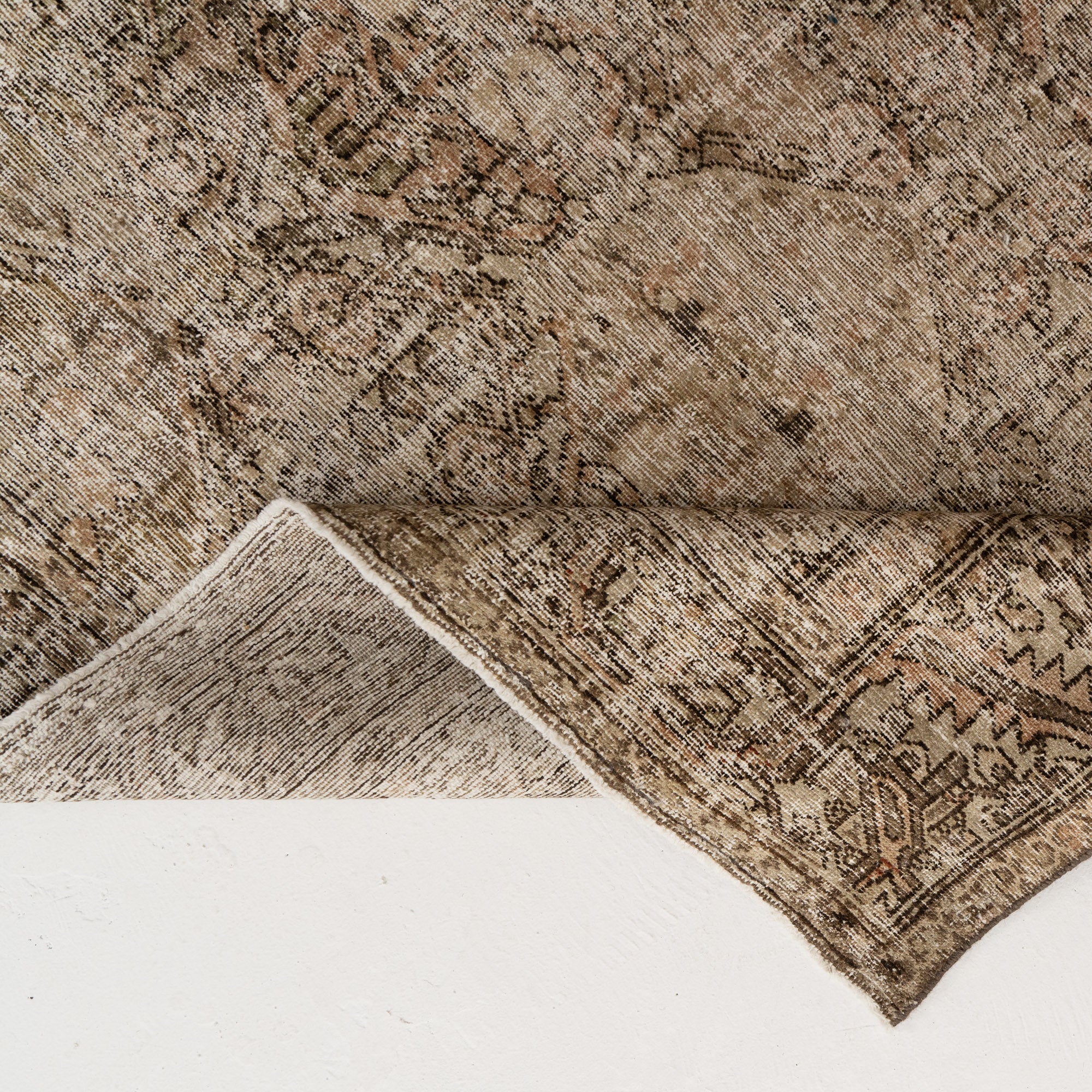 Vionna - Handmade Turkish Rug, Rich in Tradition