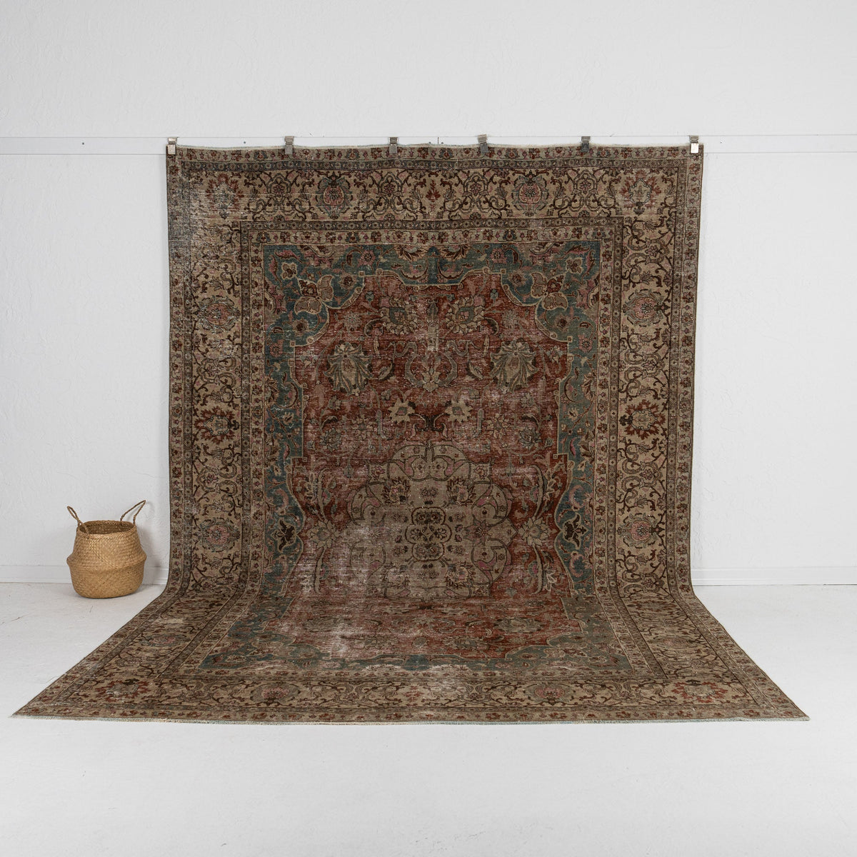 Elaraine - Oriental Rug, Exquisite Antique Design