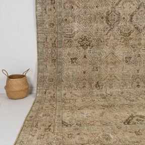 Classic area rug in 7x10 dimensions, crafted in persian