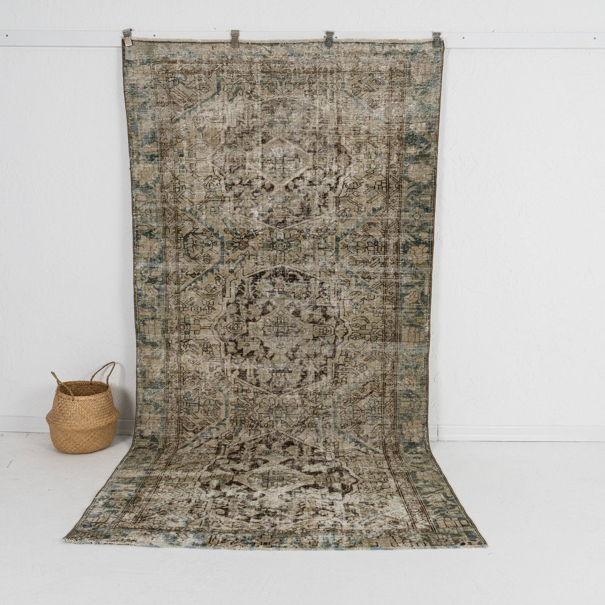 beige vintage 5x10 area rug - perfect for the living room, bedroom, office, entryway, kitchen & dining