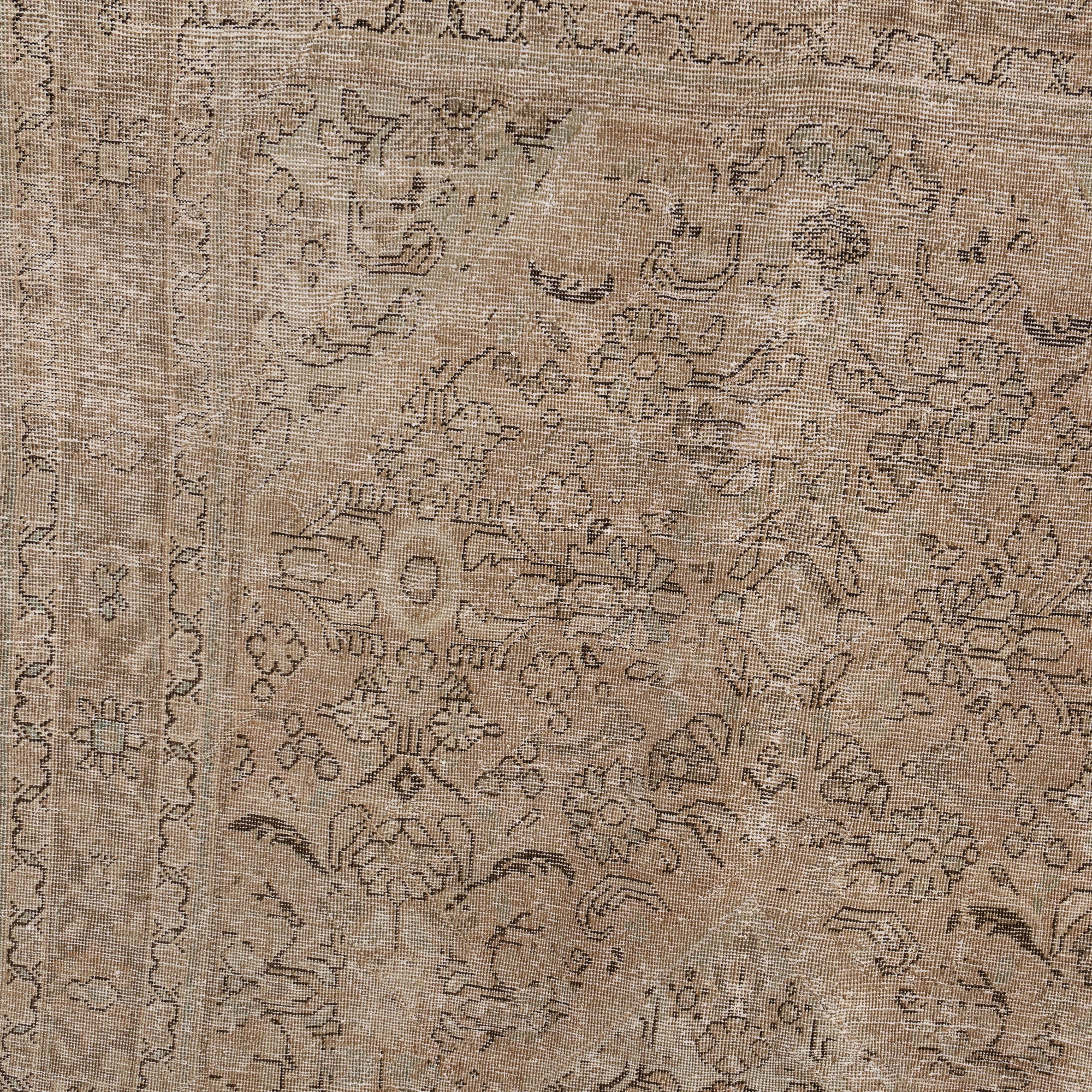 Riselda - Handmade Turkish Rug, Rich in Tradition