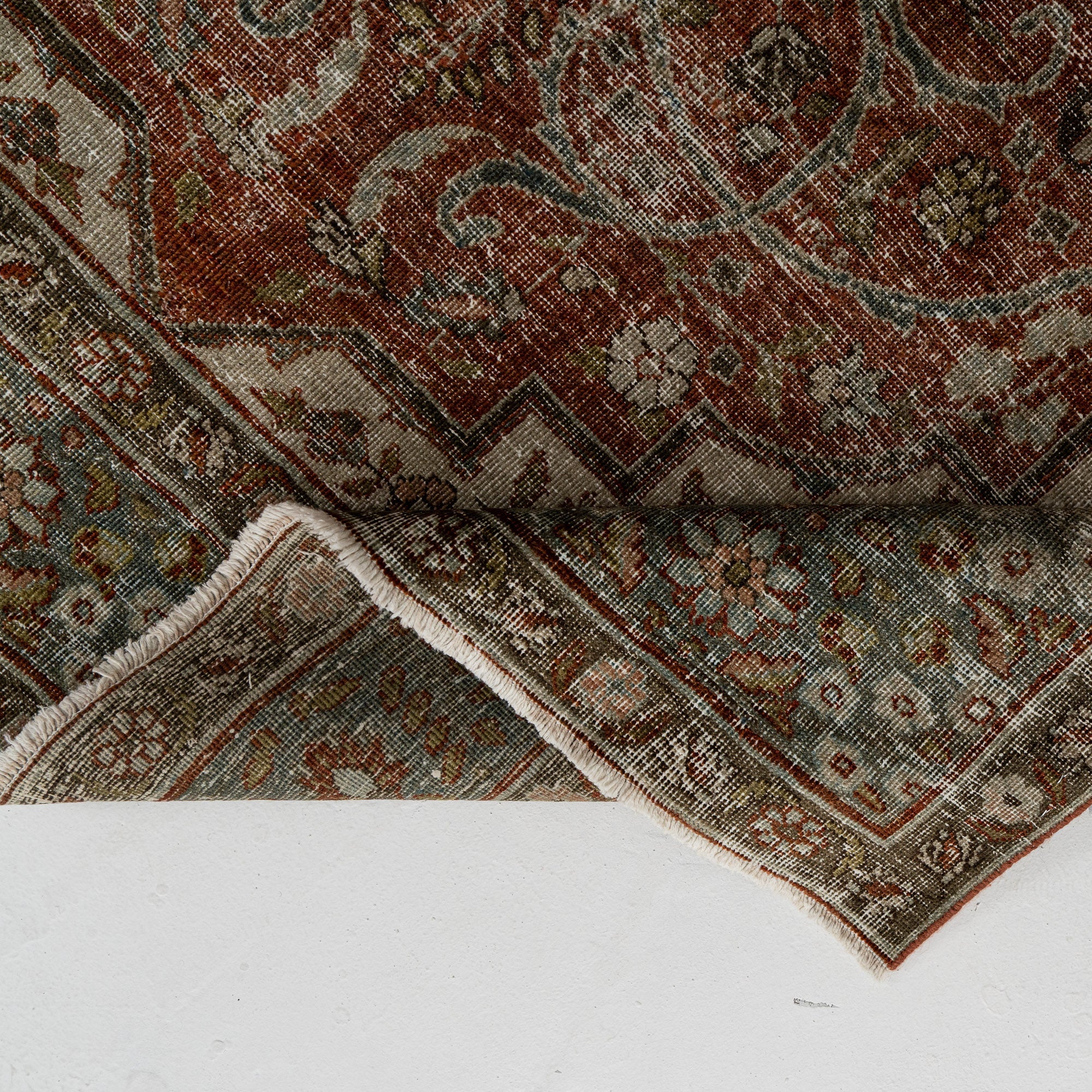 Ariselle - Oriental Rug, Timeless & Exquisite