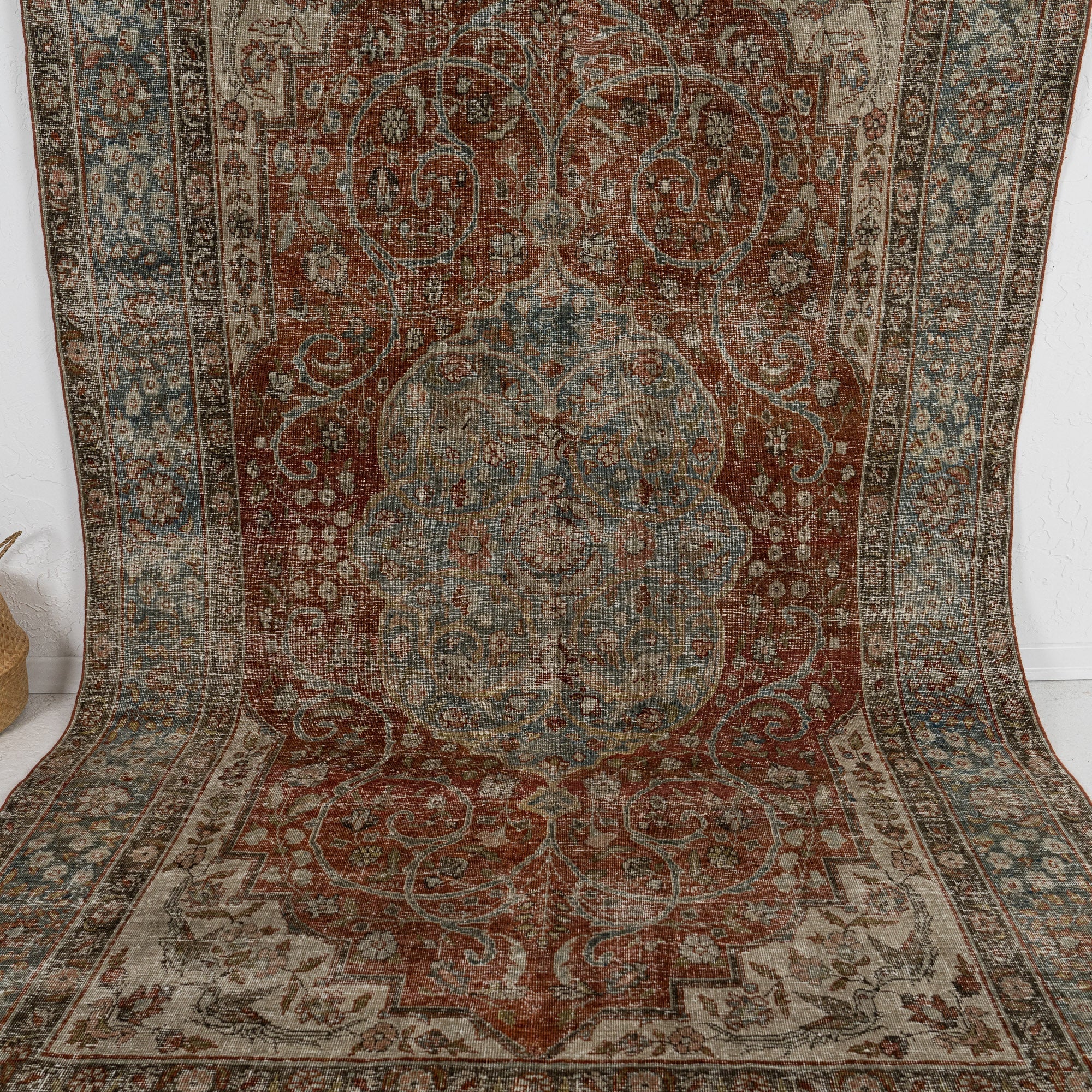 Ariselle - Classic Turkish Rug, Vintage Heritage