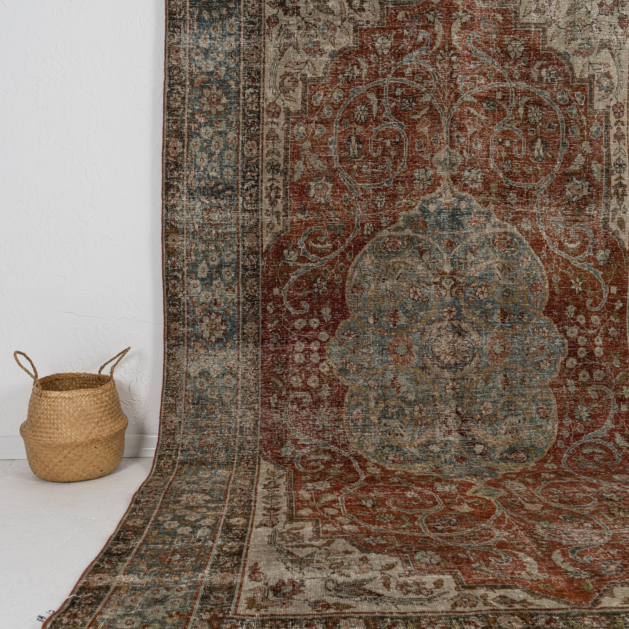 Ariselle - Elegant Living Room Rug, Antique Charm