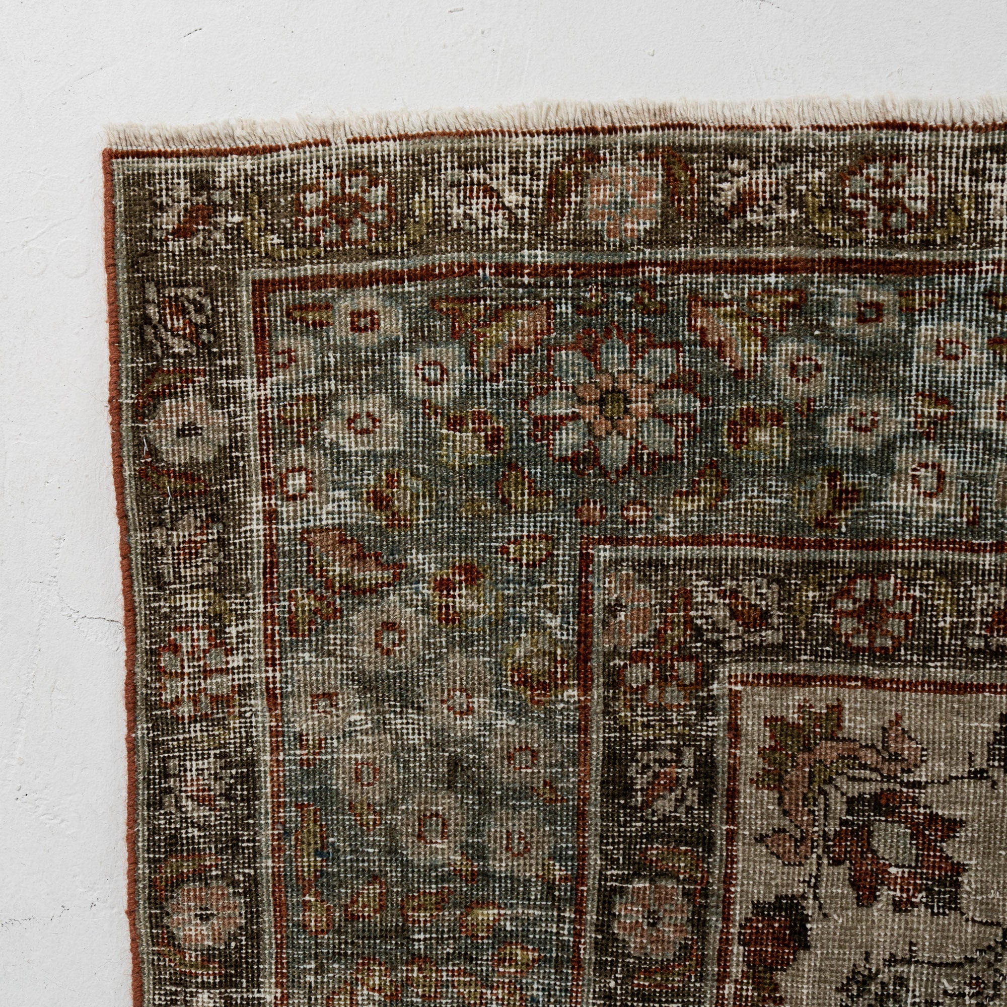 Ariselle - Turkish Rug, Vintage Charm for Modern Spaces