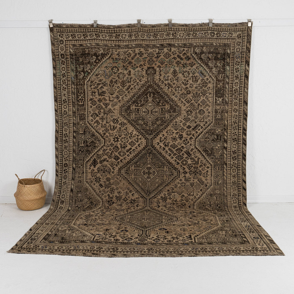 brown vintage 7x10 area rug - perfect for the living room, bedroom, office, dining room, kitchen