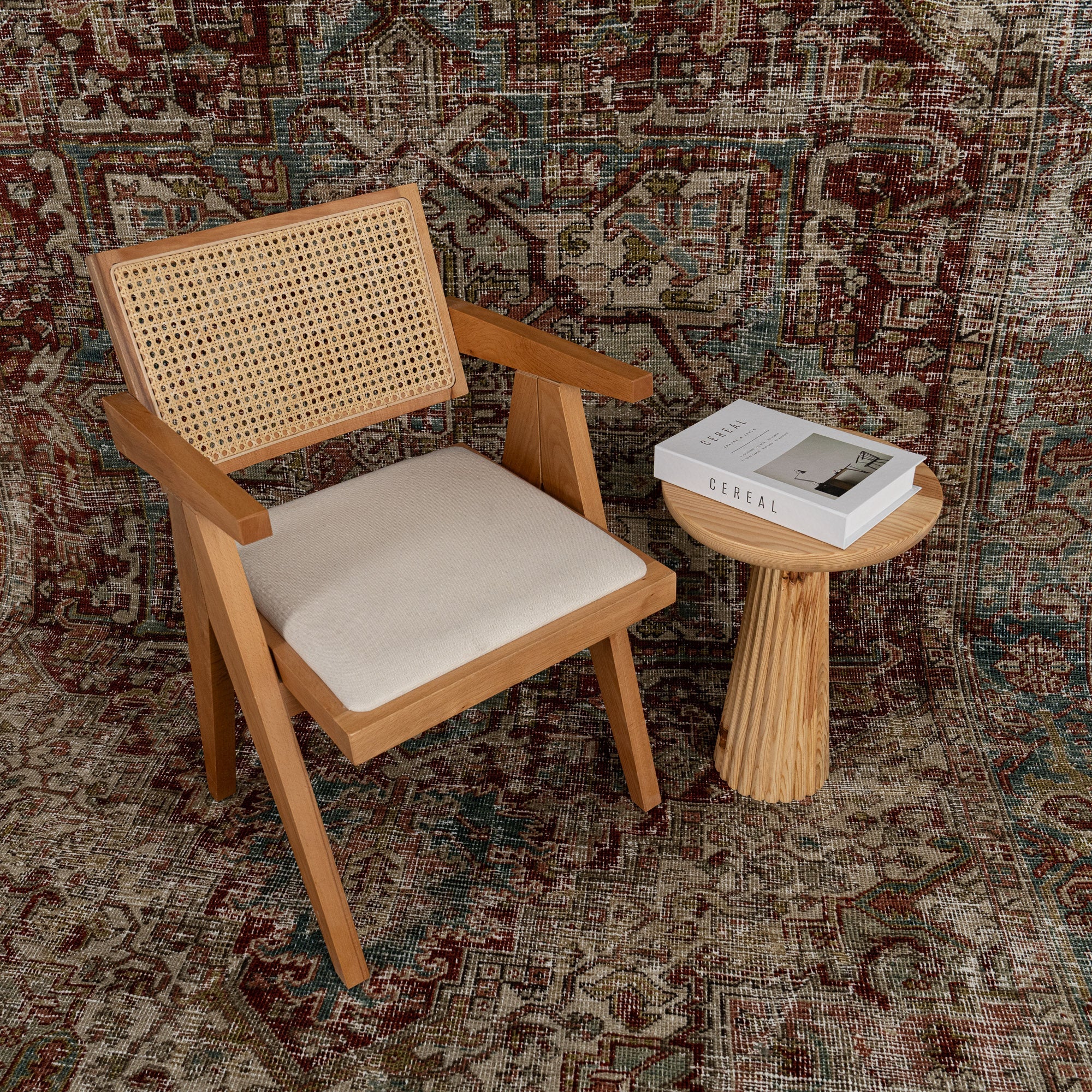 Sapphira - Persian Rug, Handcrafted & Timeless