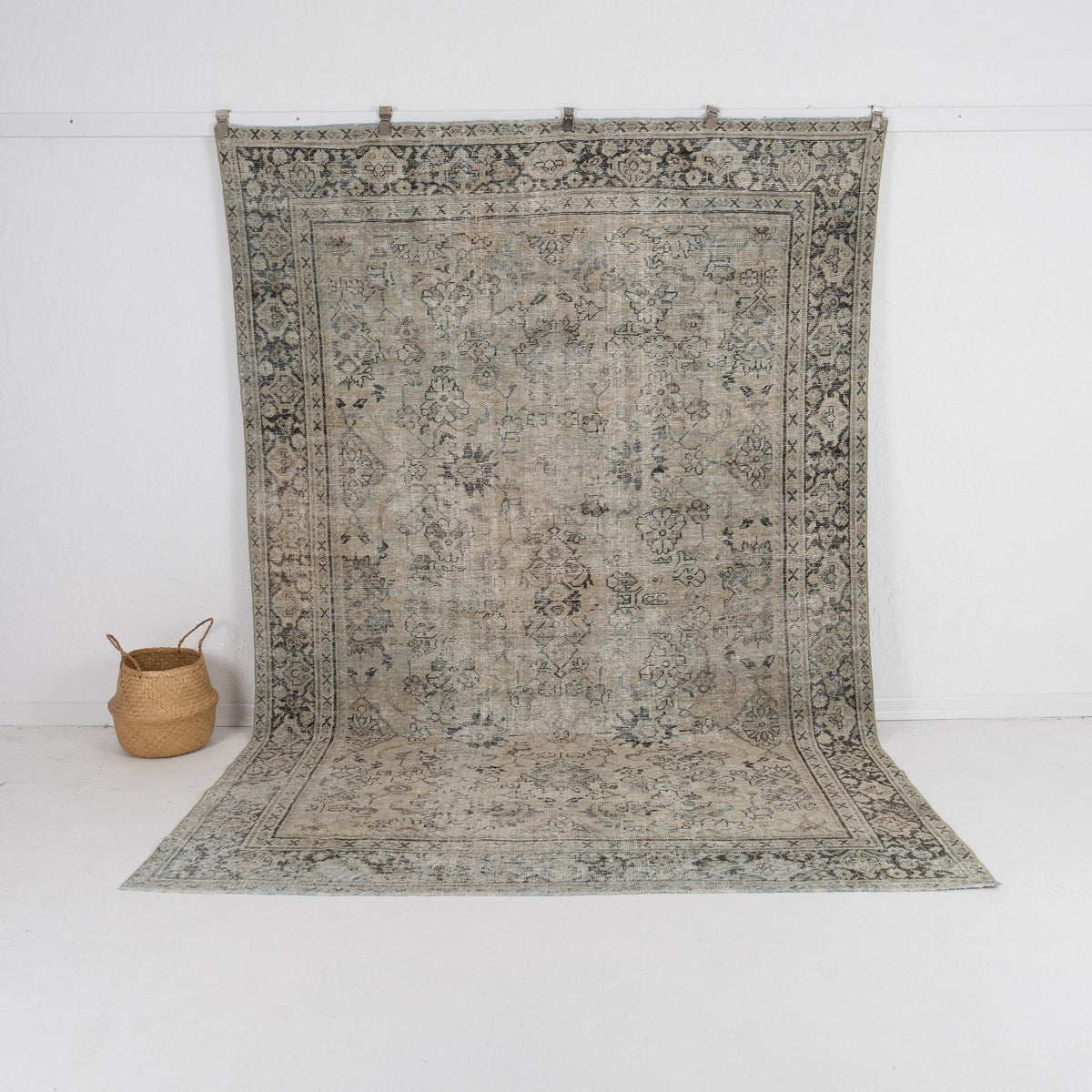 beige vintage 7x10 area rug - perfect for the living room, bedroom, office, dining room, kitchen