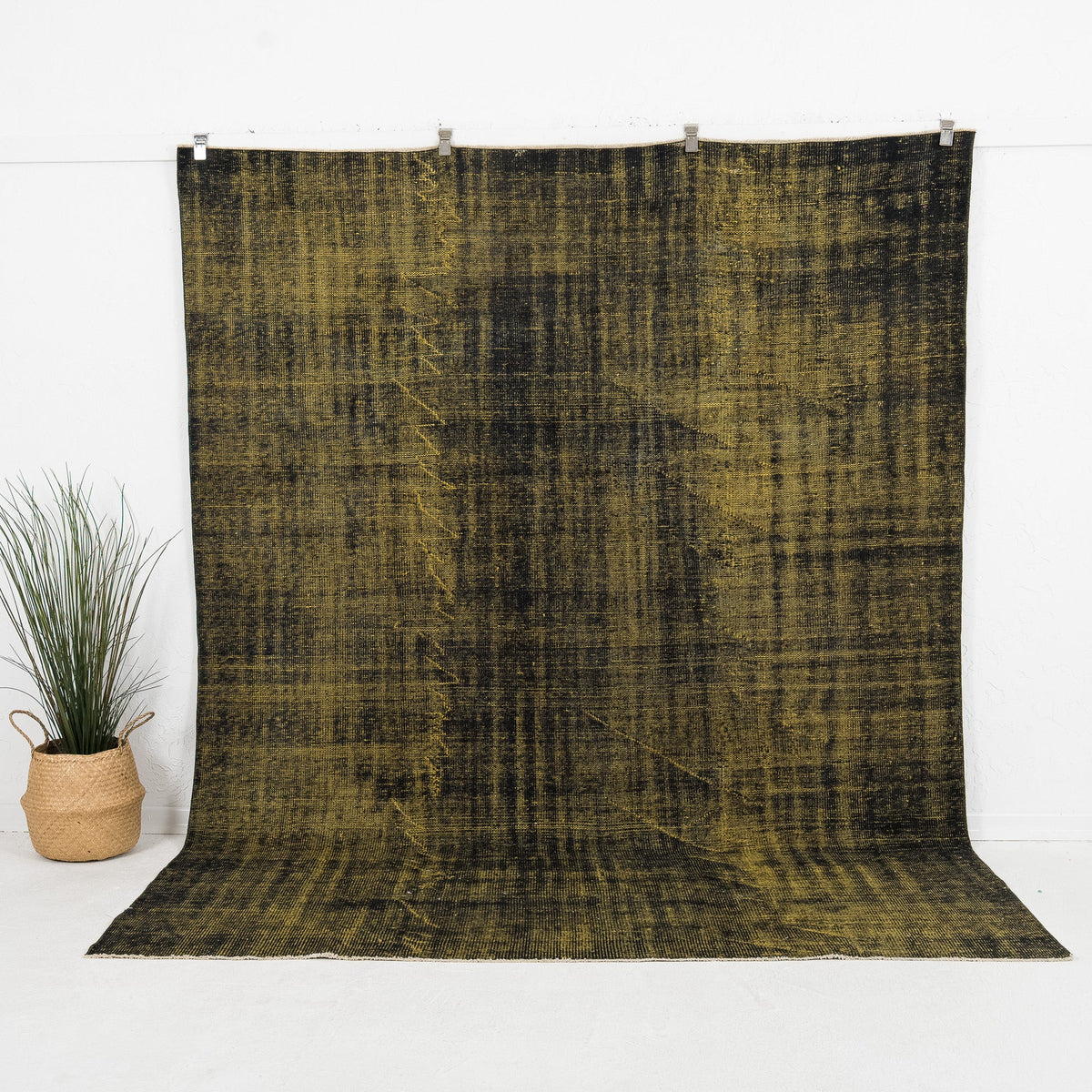 Ysoria - Vintage Turkish Area Rug