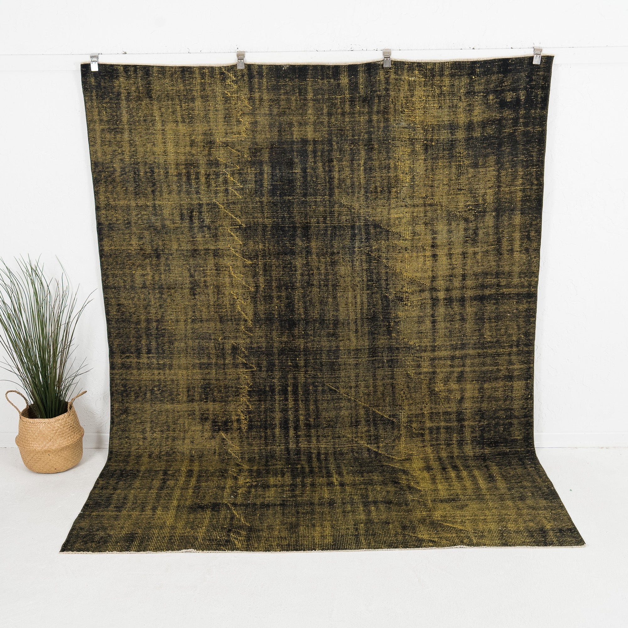 Ysoria - Vintage Turkish Area Rug