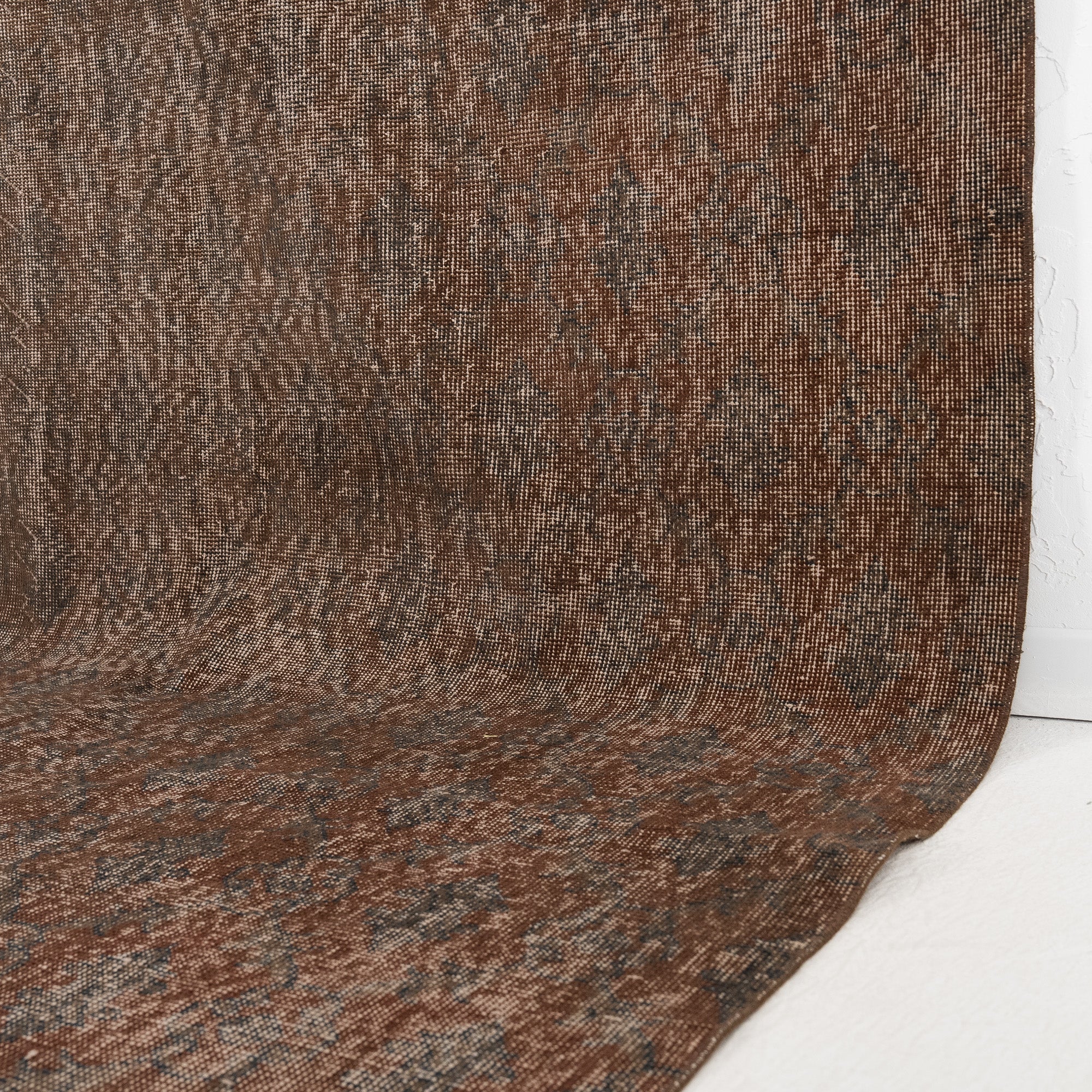 Valiryn - Vintage Turkish Area Rug