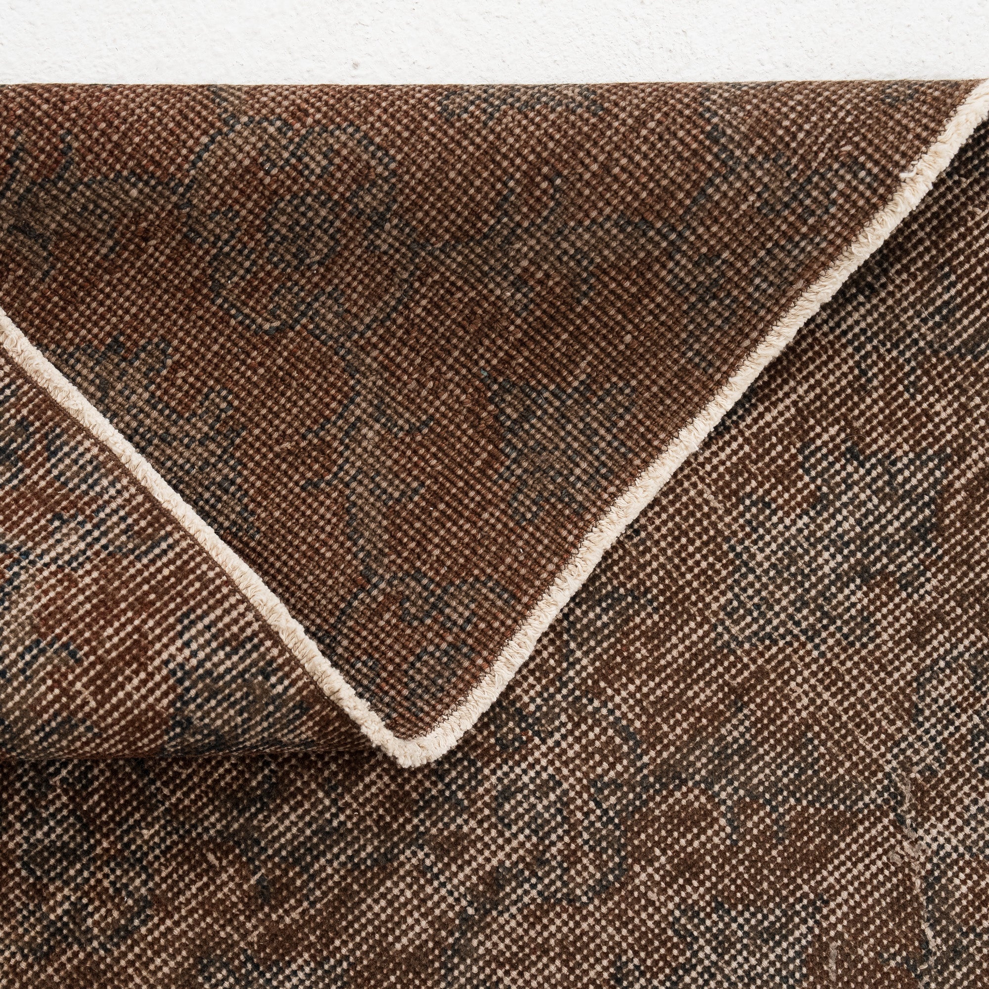 Valiryn - Vintage Turkish Area Rug