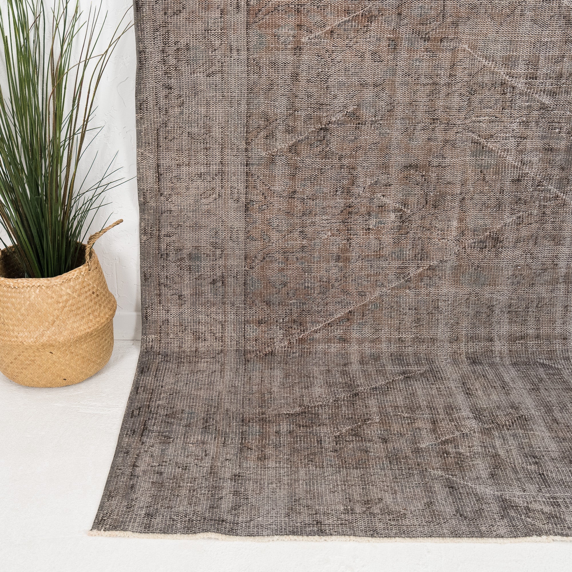 Mirayn - Vintage Turkish Area Rug