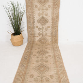 Avionelle - Vintage Turkish Runner Rug