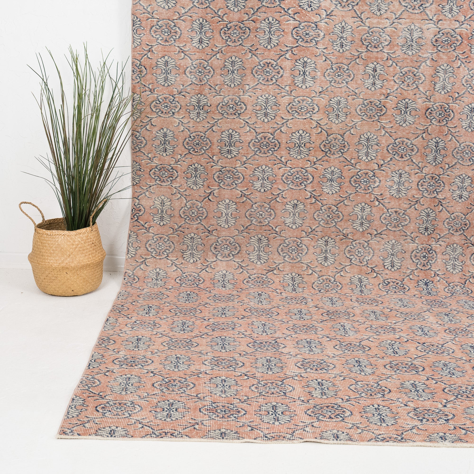 Zenariel - Vintage Turkish Area Rug