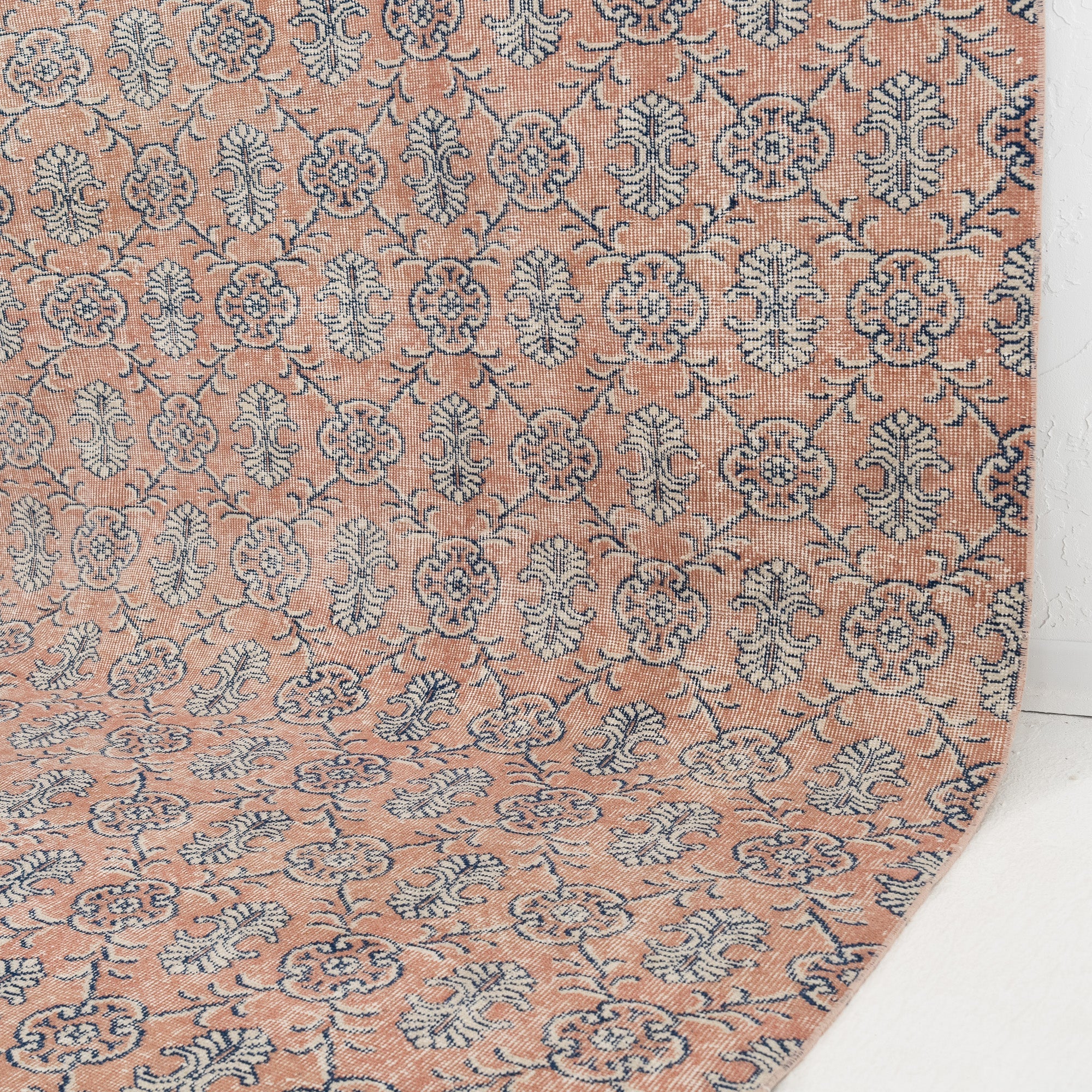 Zenariel - Vintage Turkish Area Rug