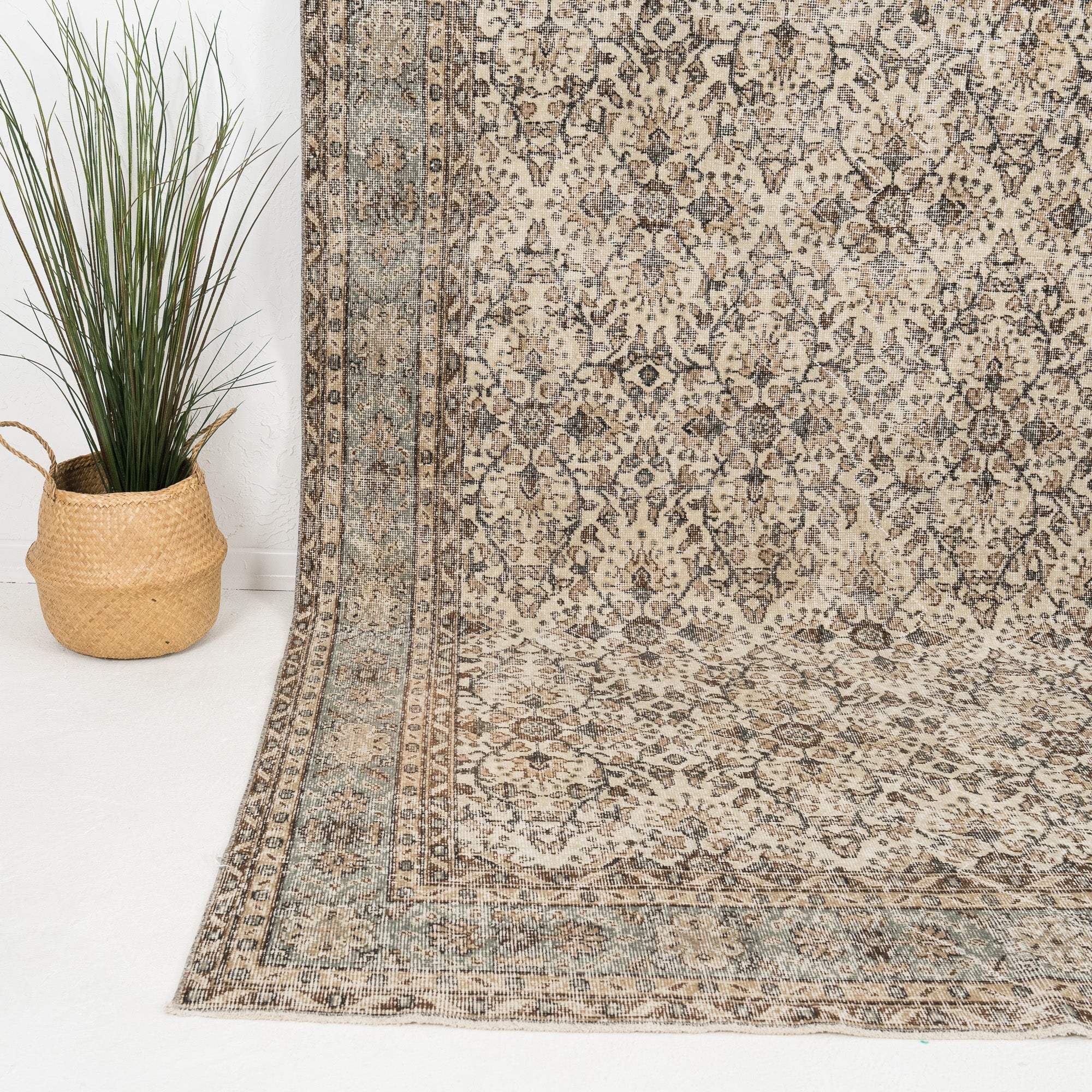 Mirelith - Vintage Turkish Area Rug
