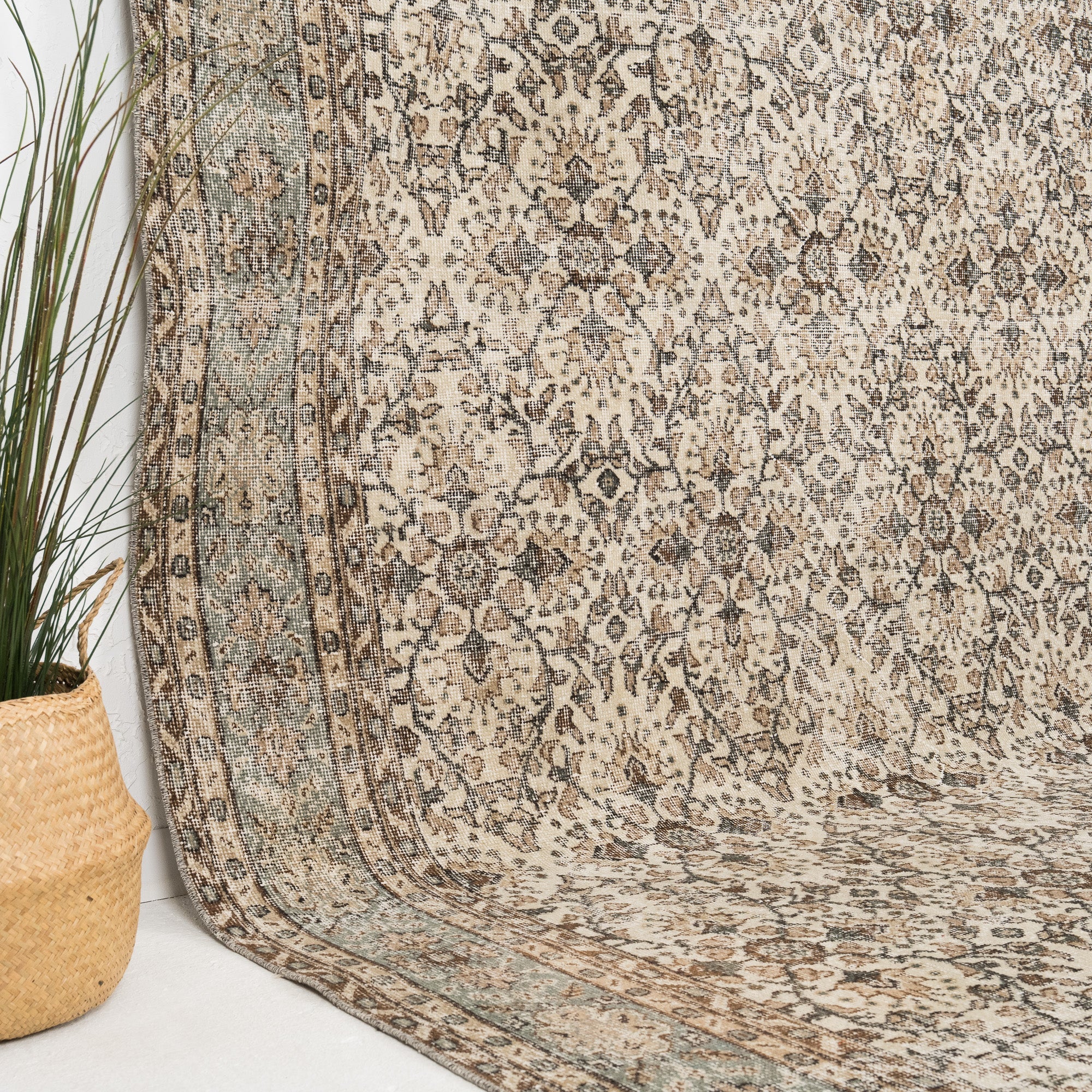 Mirelith - Vintage Turkish Area Rug